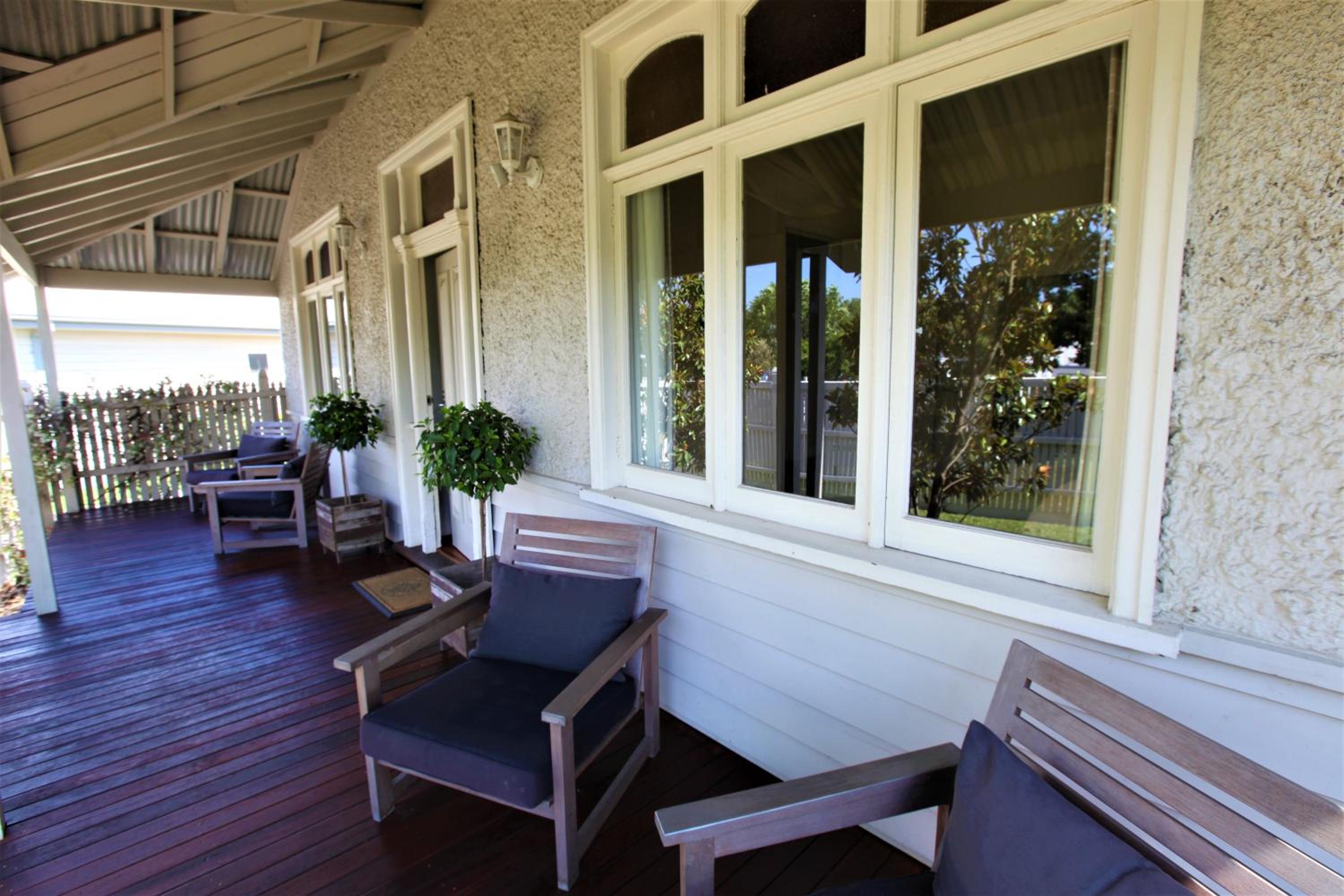 Healesville House - Magnolia House