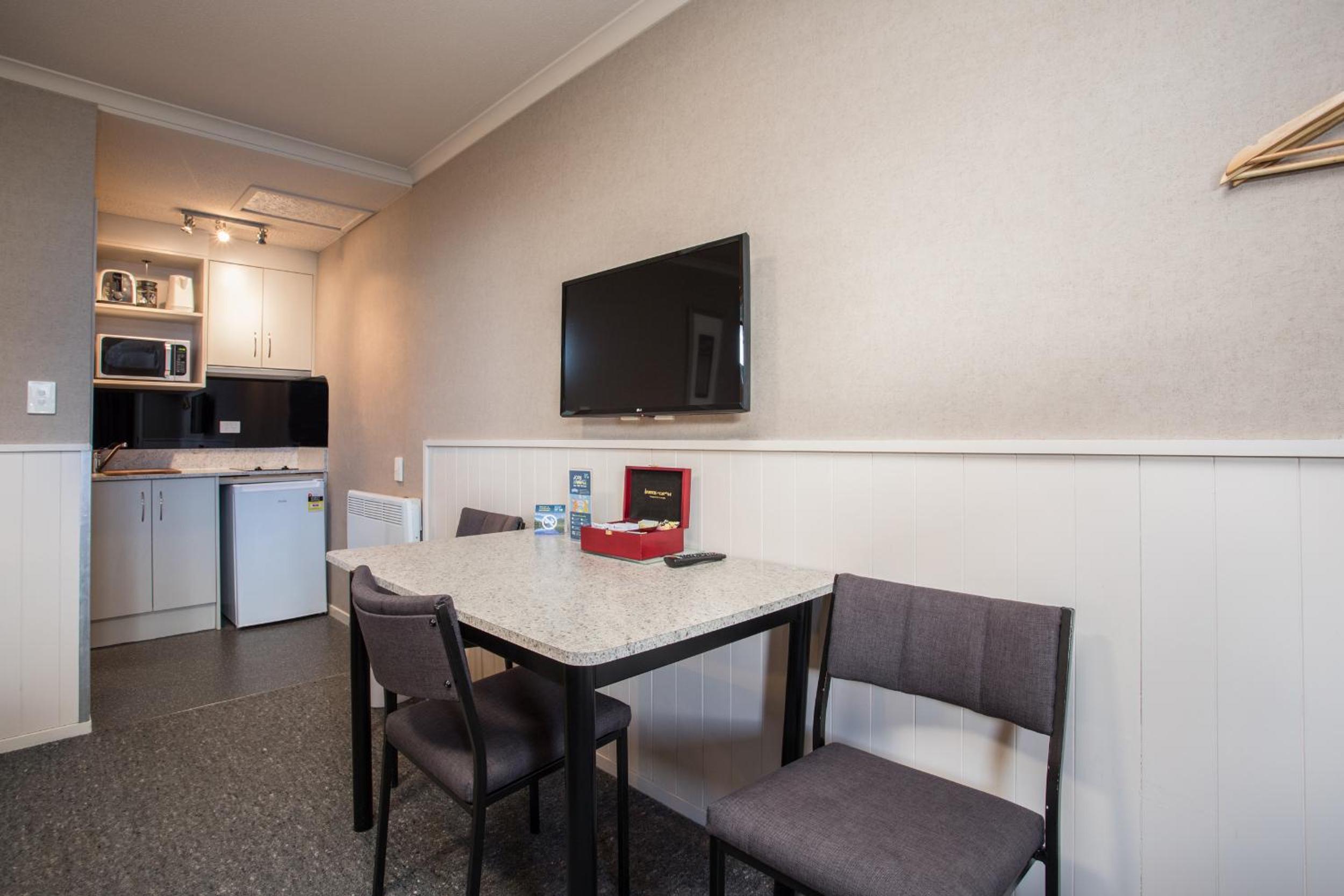 Te Anau Top 10 Holiday Park and Motels