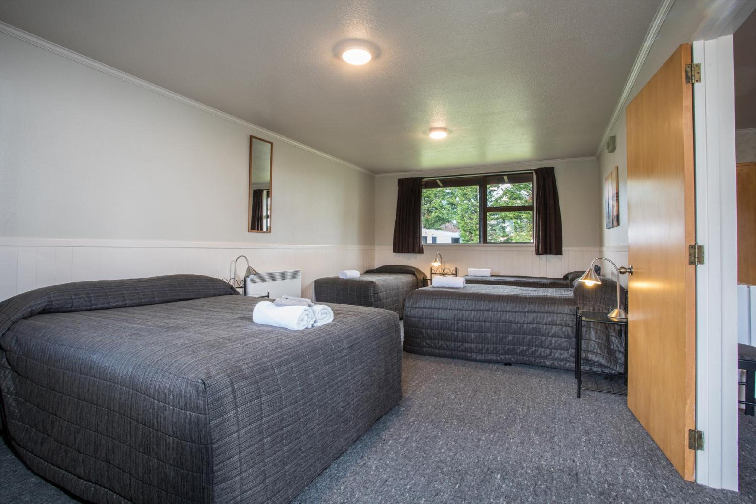 Te Anau Top 10 Holiday Park and Motels