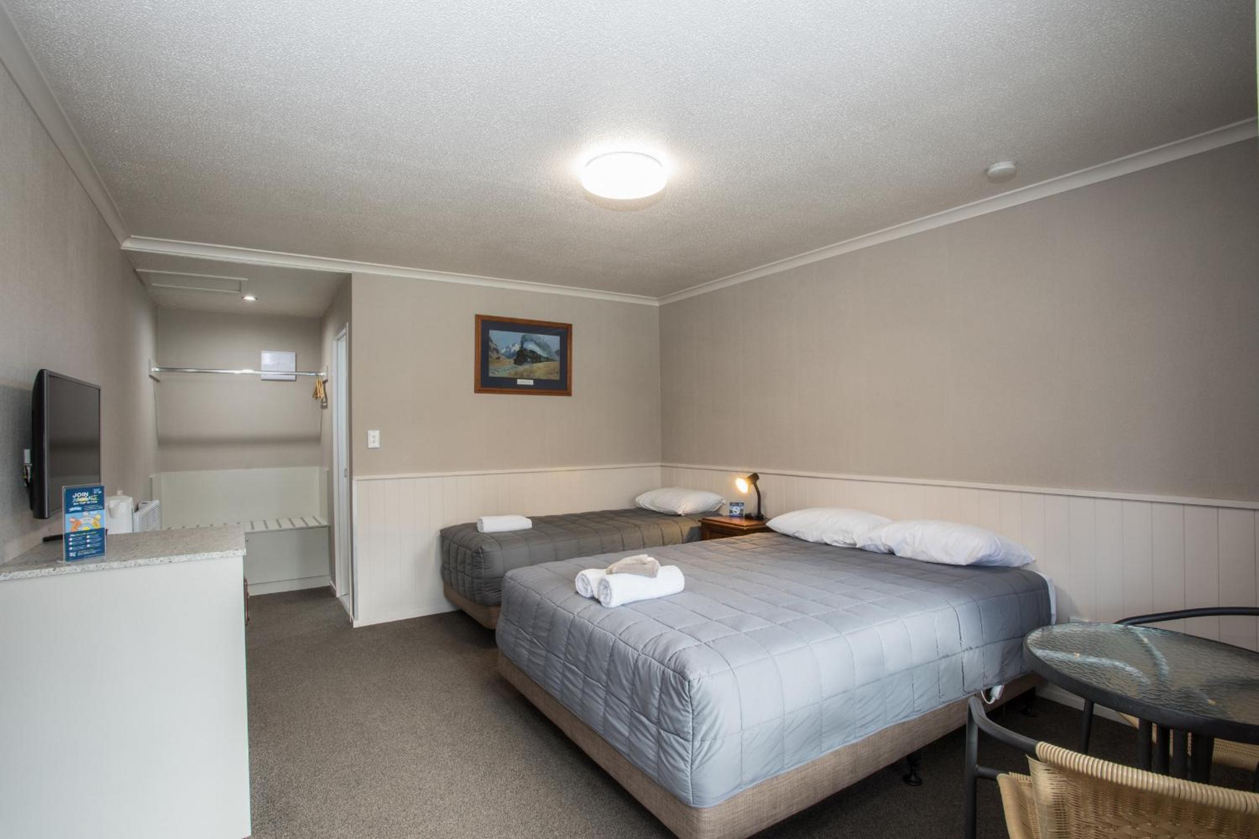 Te Anau Top 10 Holiday Park and Motels