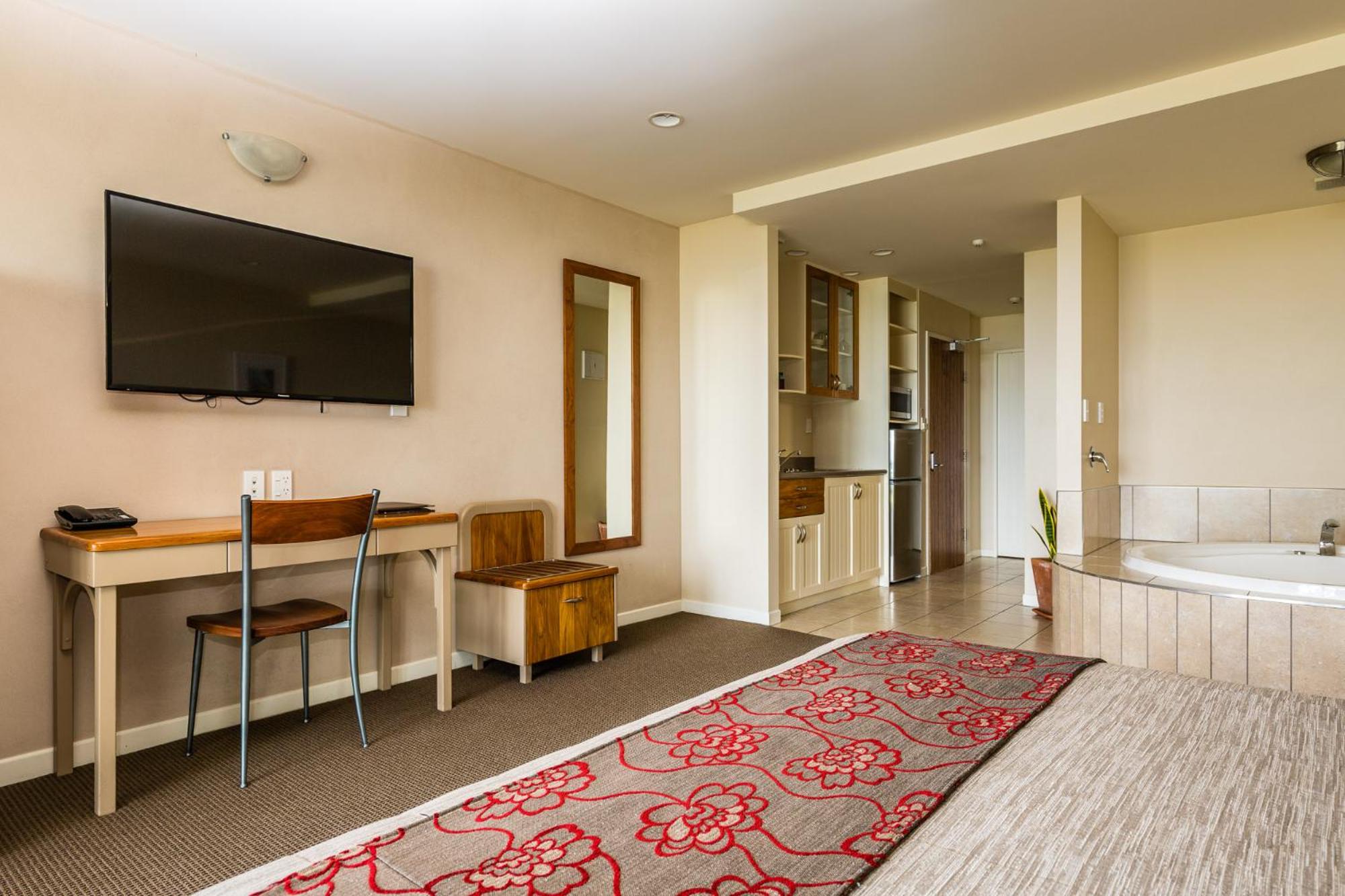 Pebble Beach Motor Inn
