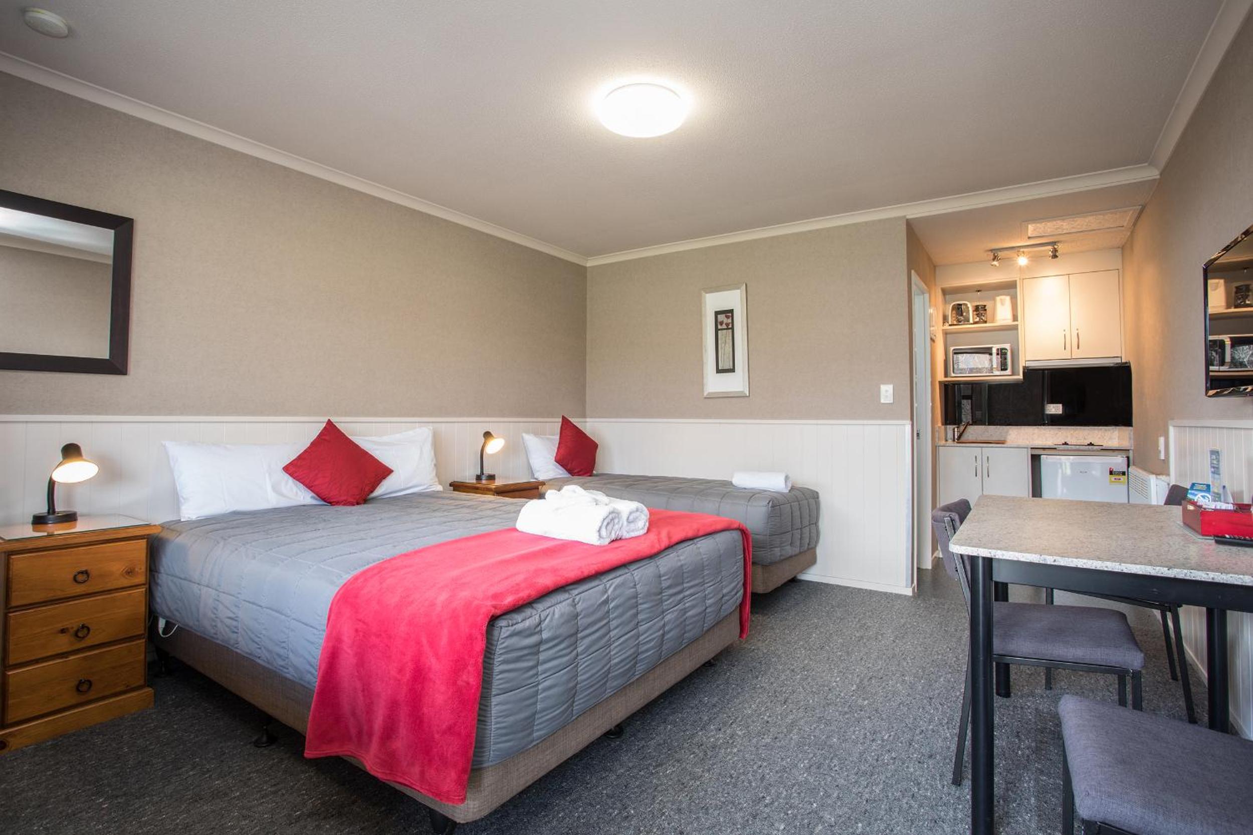 Te Anau Top 10 Holiday Park and Motels