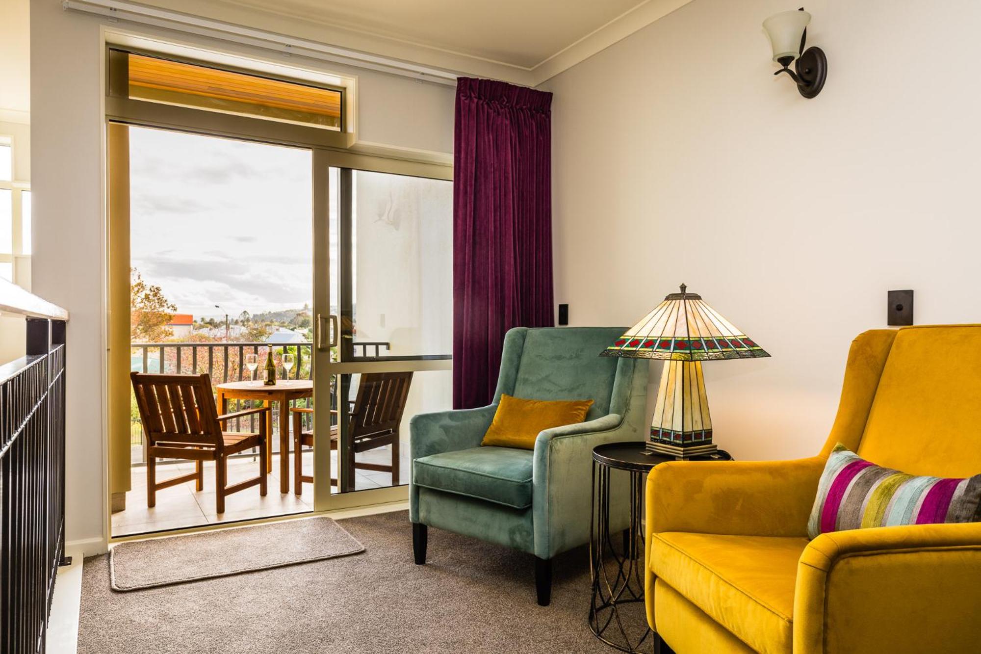 Pebble Beach Motor Inn