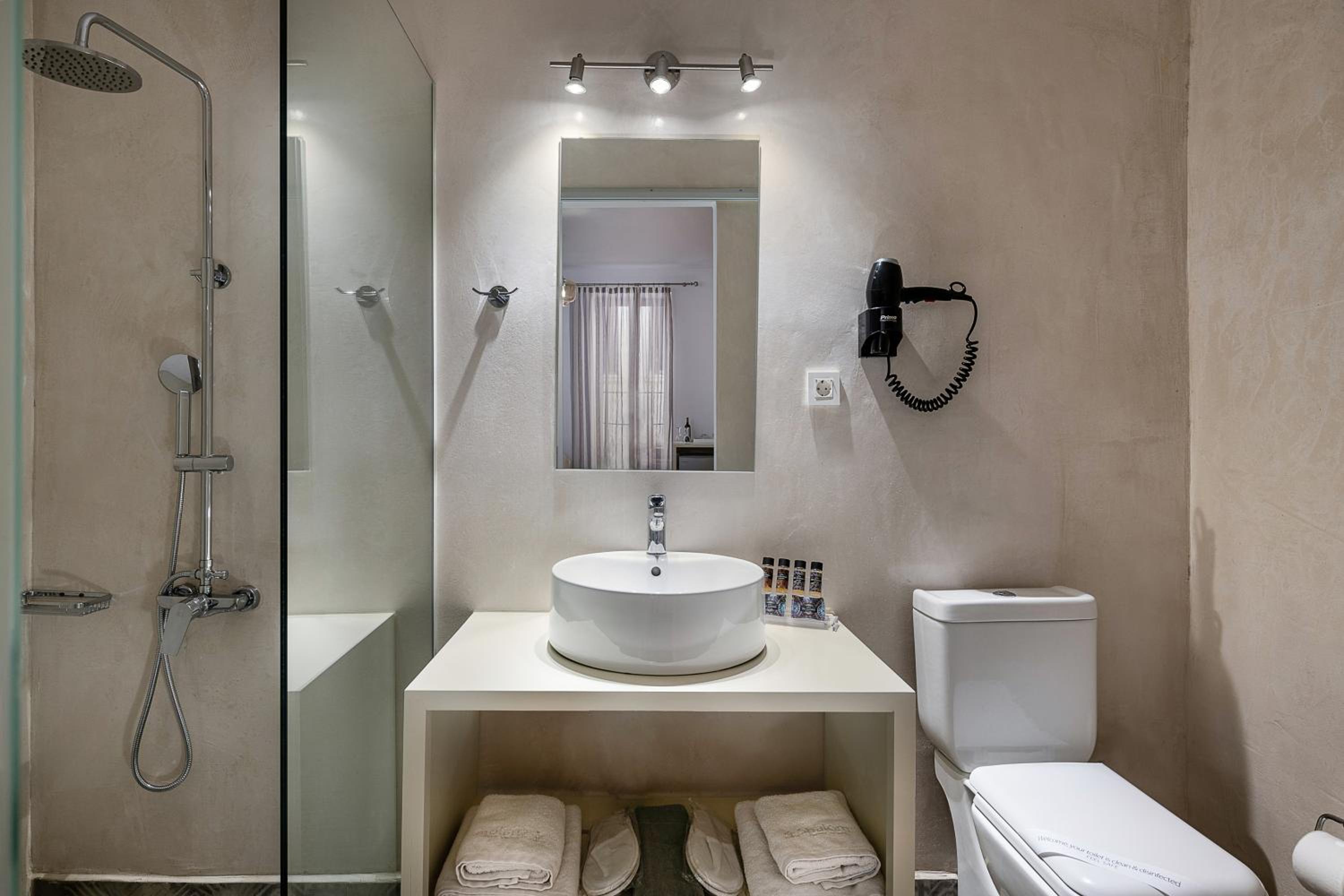 Shalom Luxury Rooms Daliani view 2