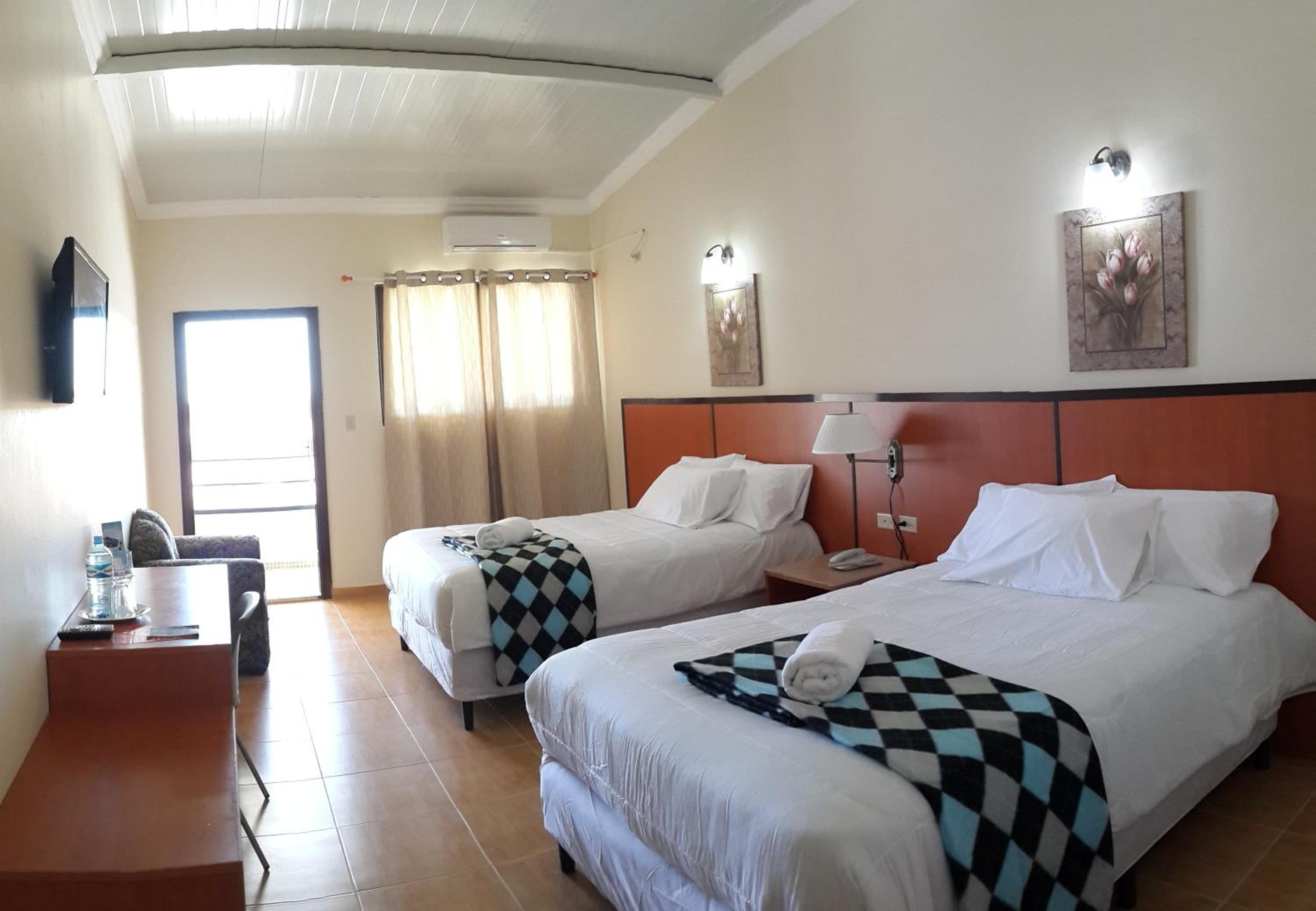 Express Inn Coronado & Camping
