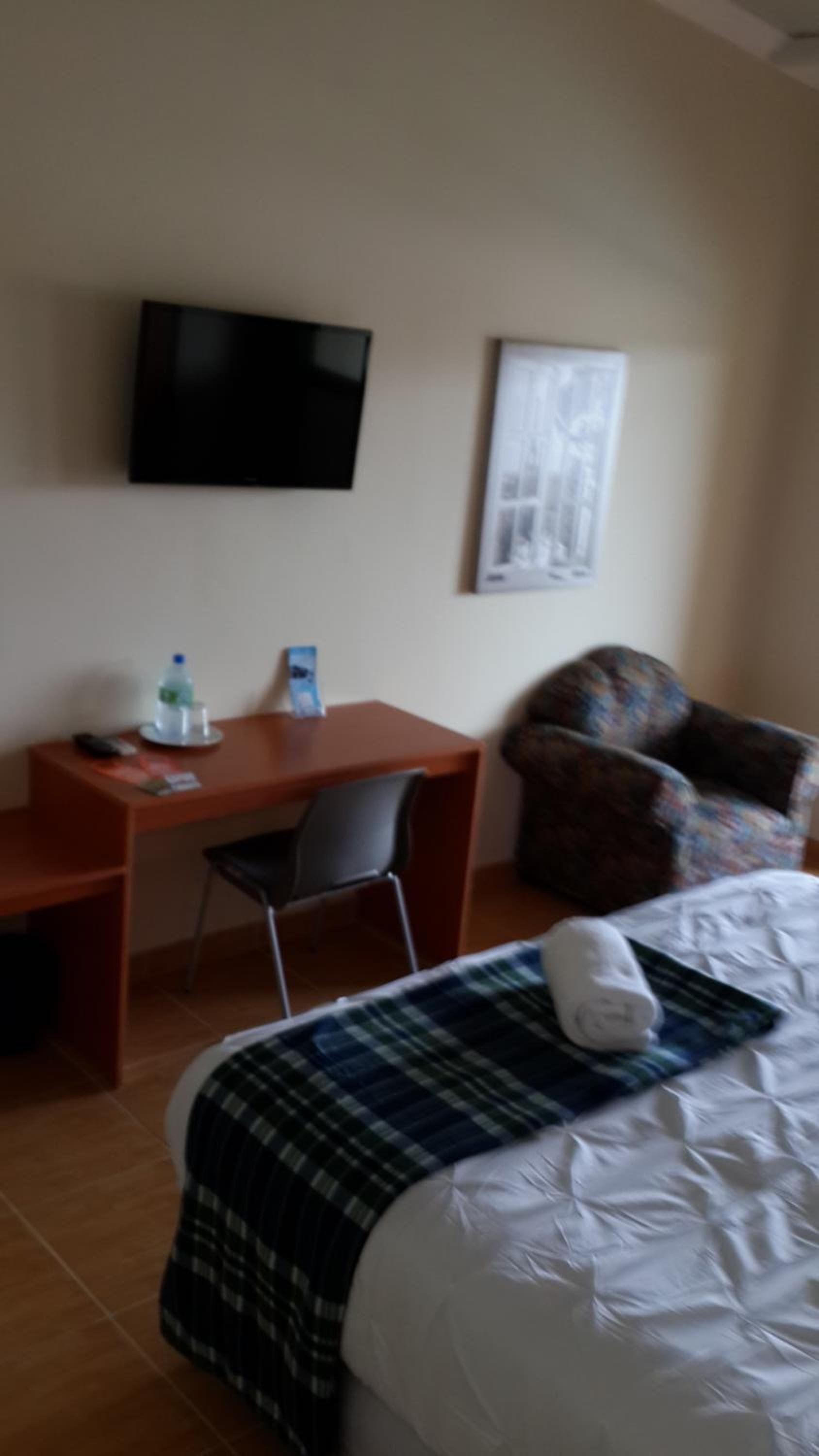 Express Inn Coronado & Camping