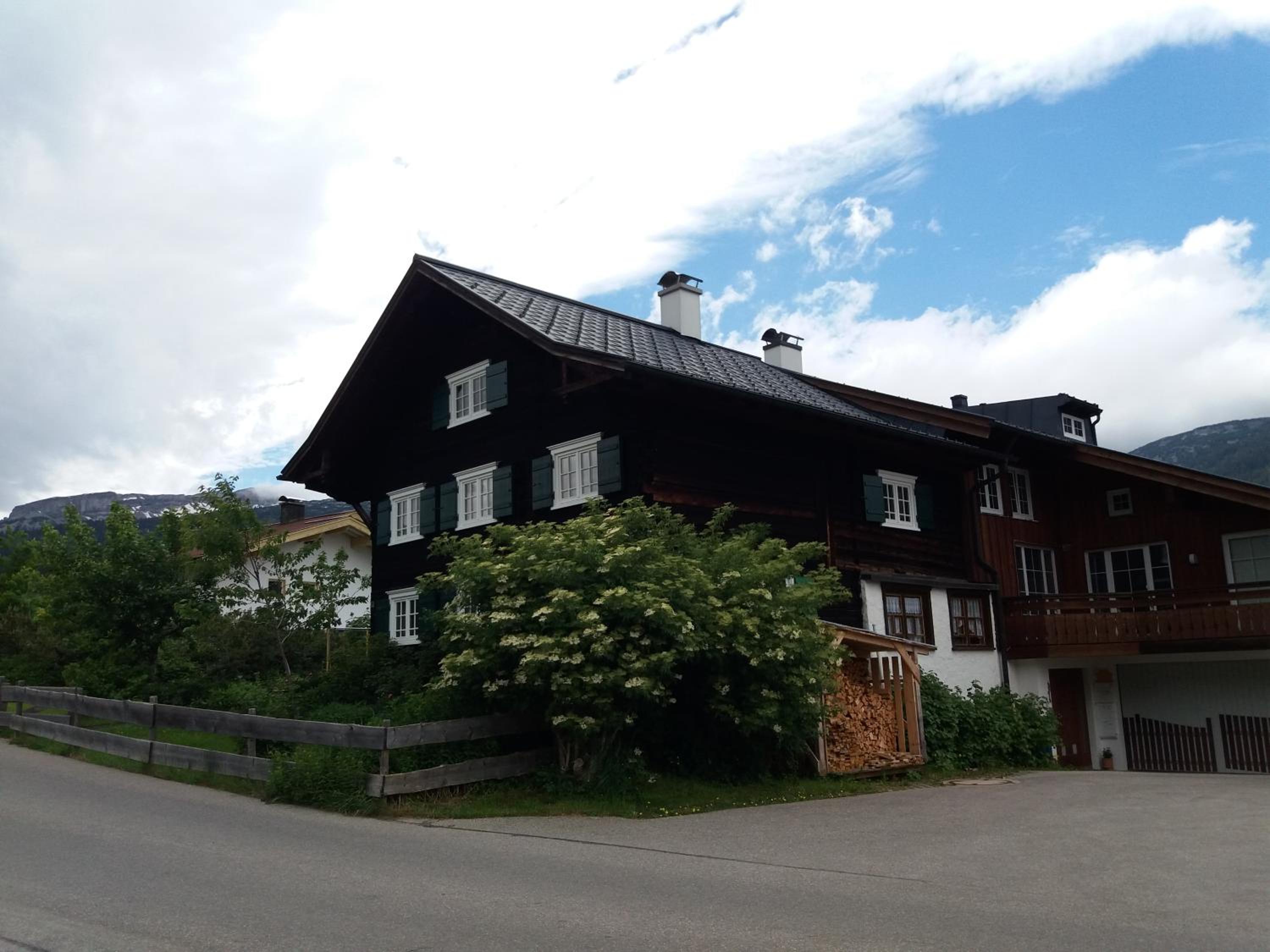 Photo 12