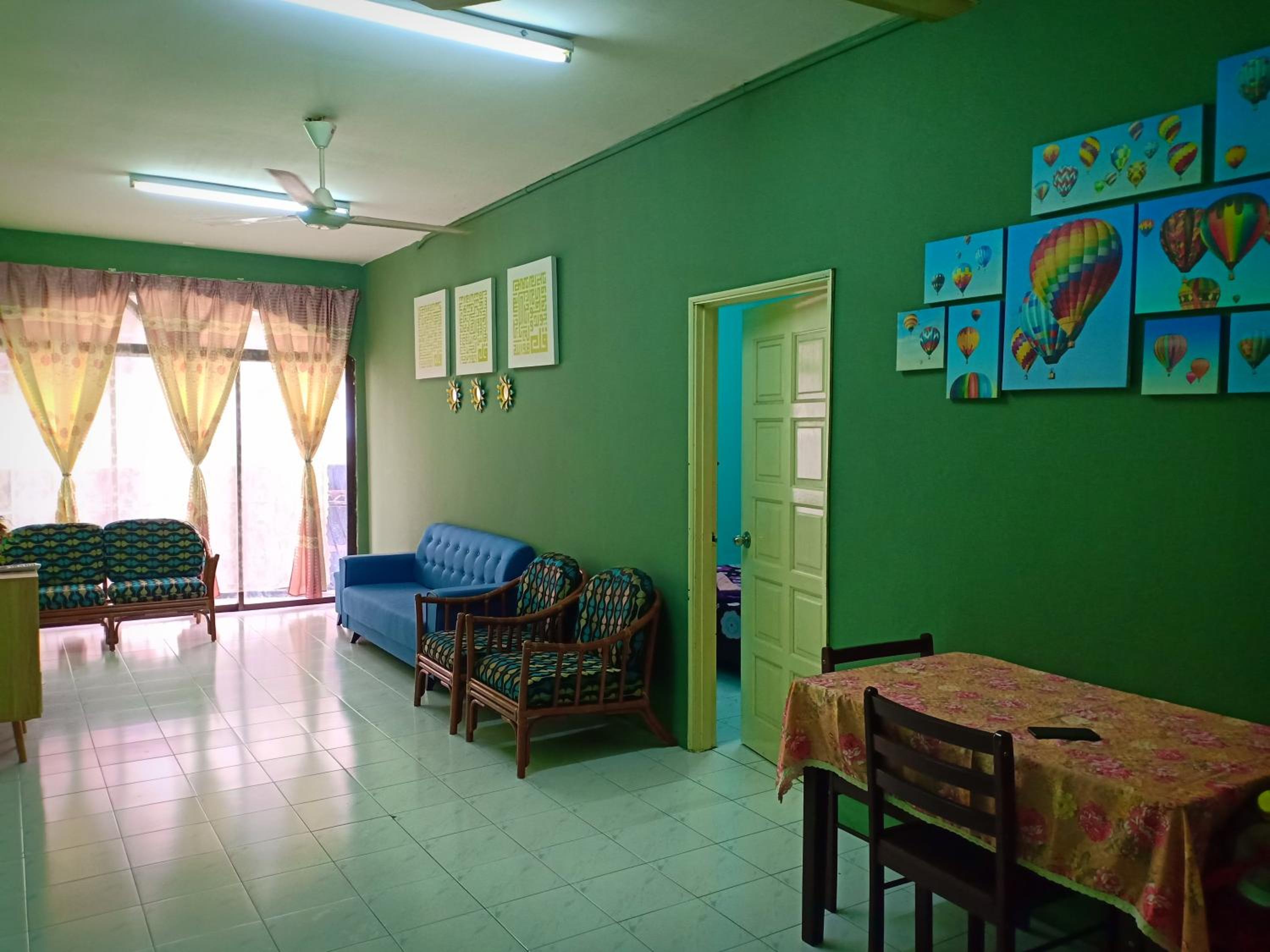 Adiana Homestay photo 2
