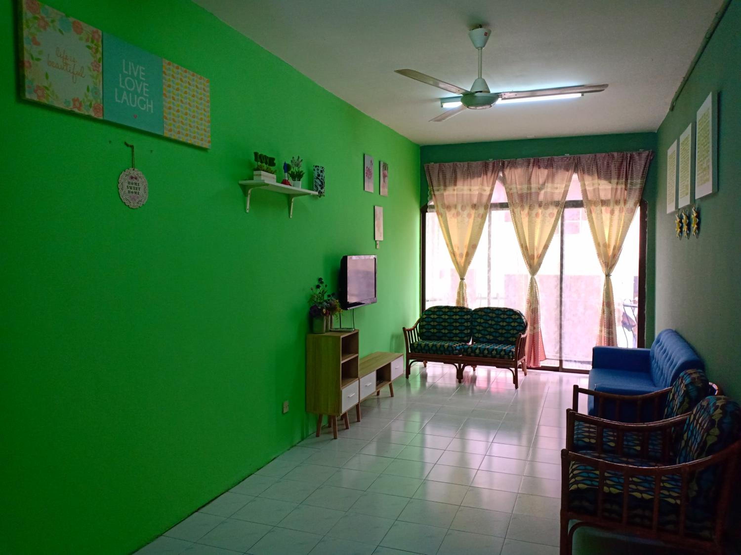 Adiana Homestay photo 8