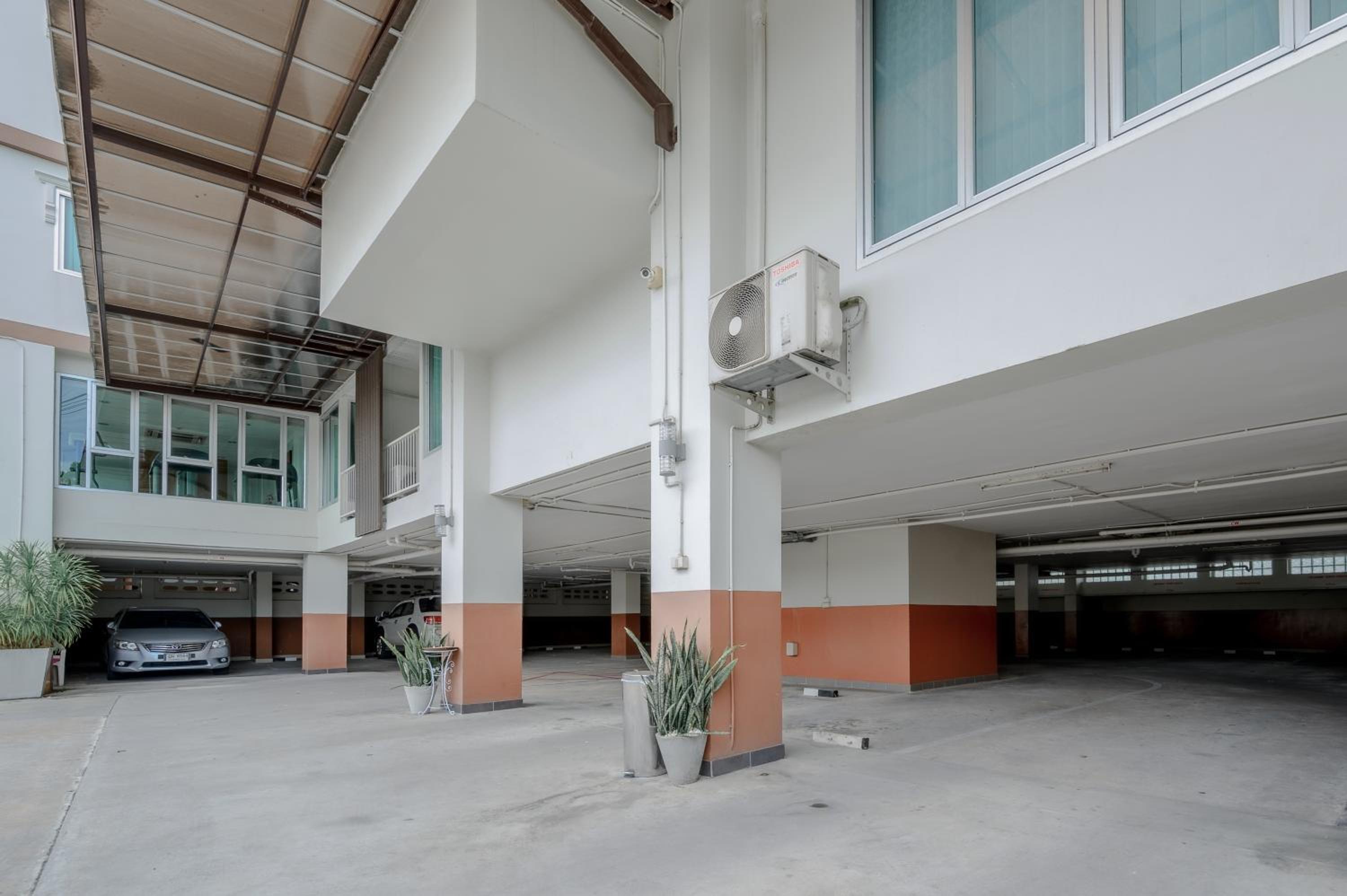 Winner Sriracha Serviced Apartment
