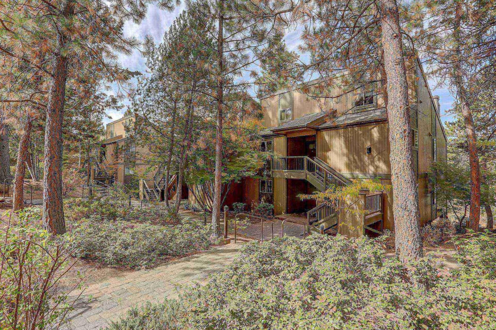 Hotel Gateway to Mt Bachelor - Image 1