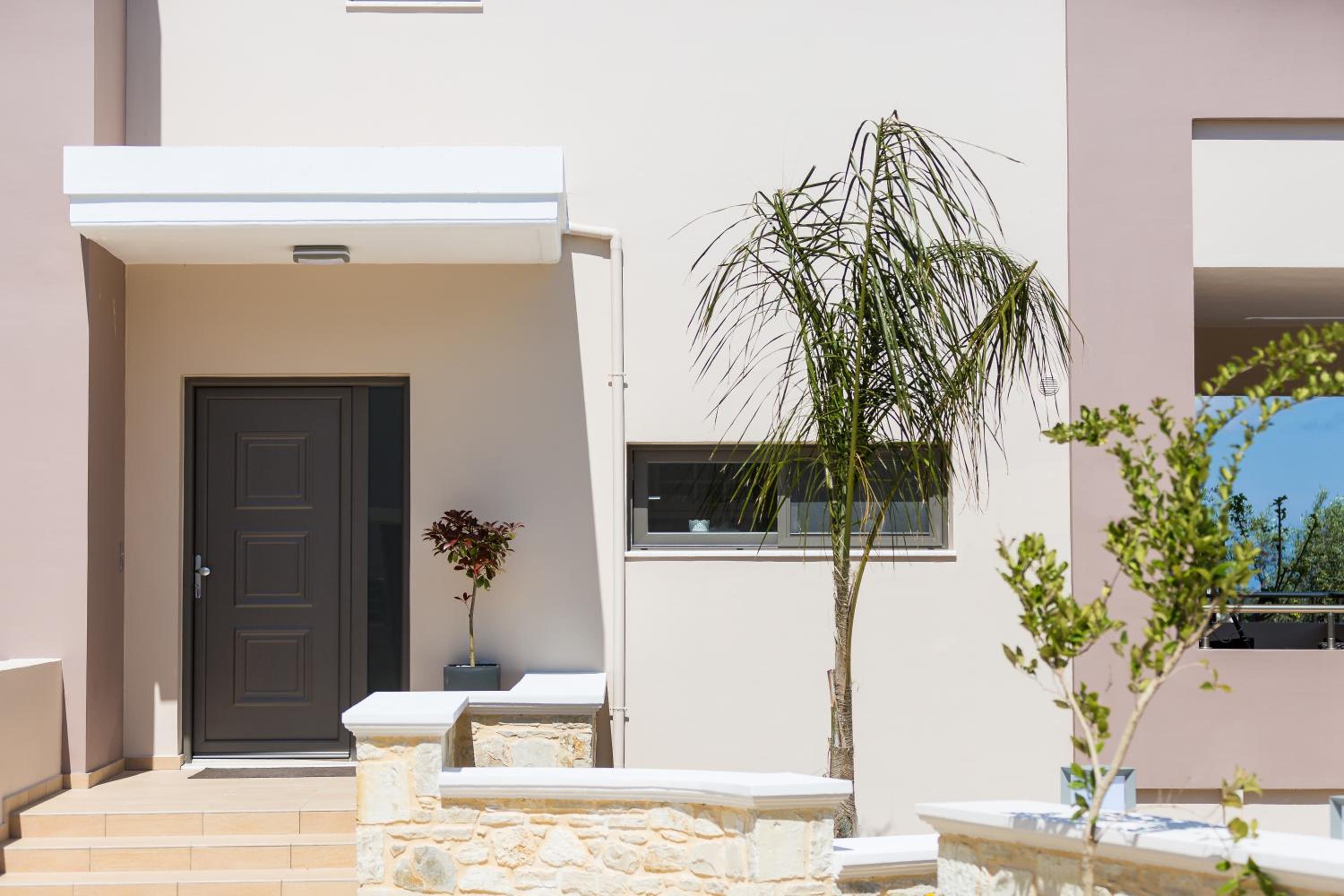 Hotel Peris Villa - Image 1