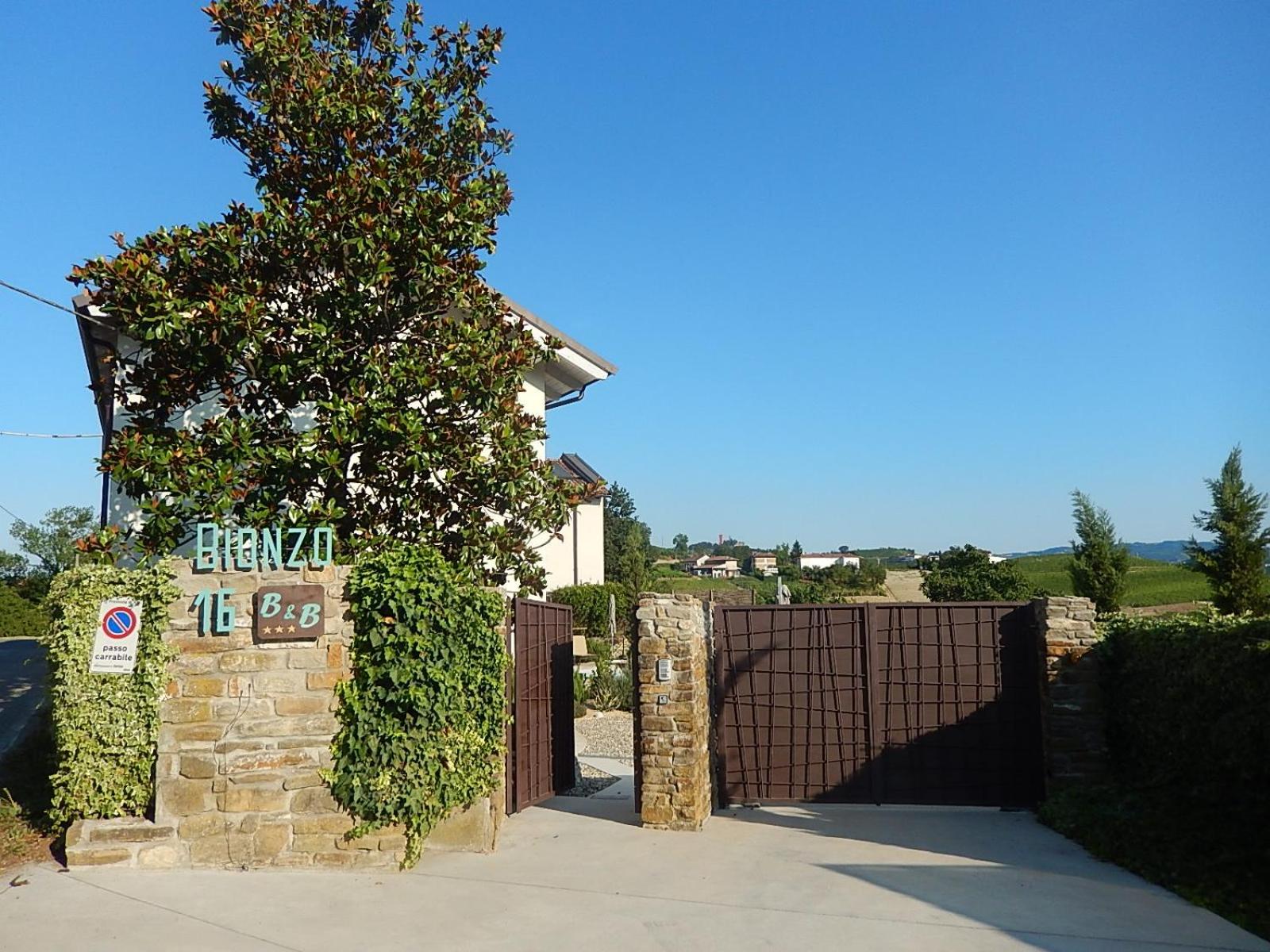 Hotel B&B Bionzo16 - Image 1