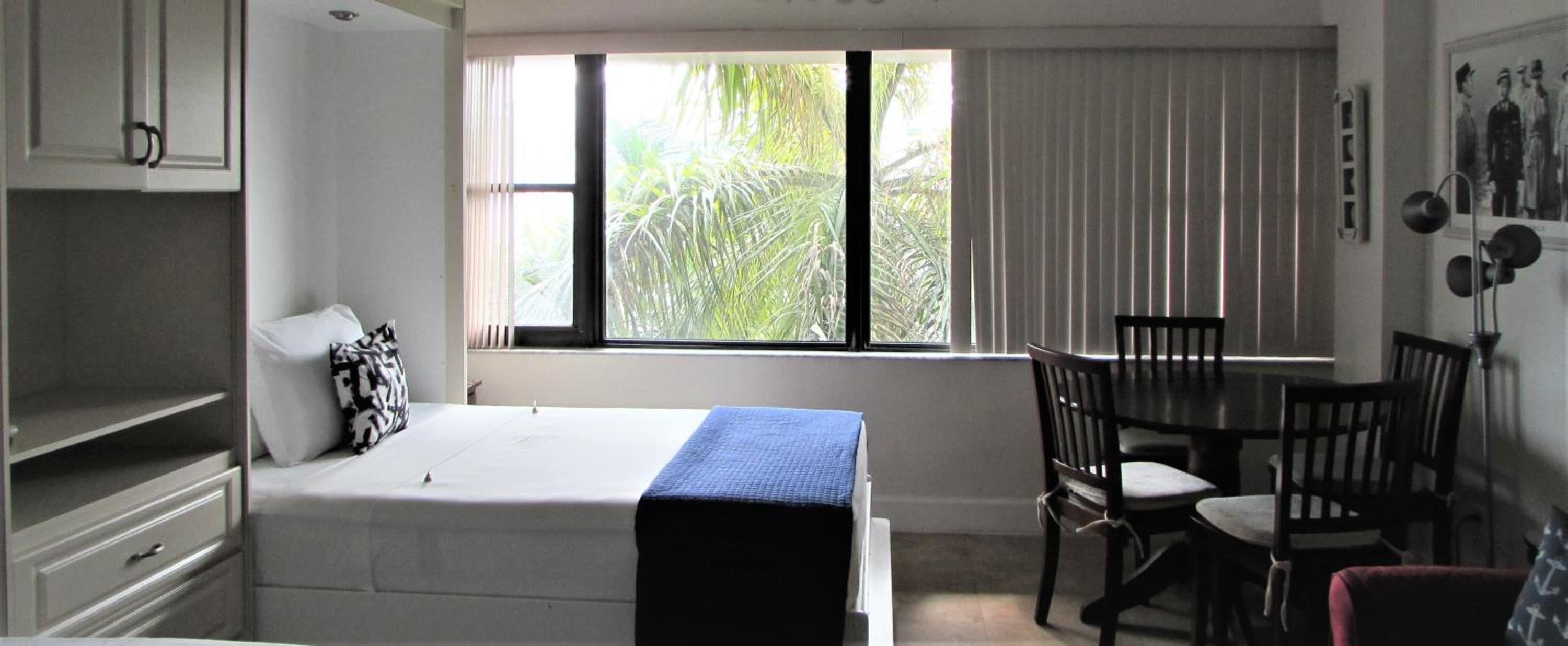 Ocean Front Casablanca Studios with FULL KITCHENS & Beach access By BL Rentals
