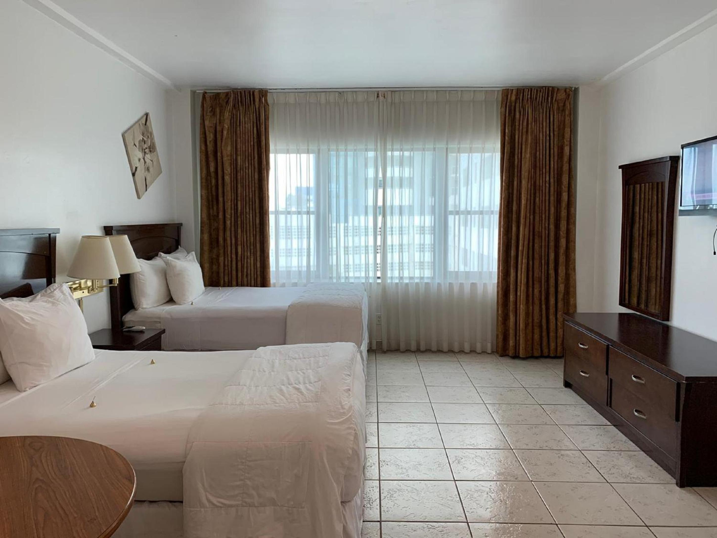 Ocean Front Casablanca Studios with FULL KITCHENS & Beach access By BL Rentals