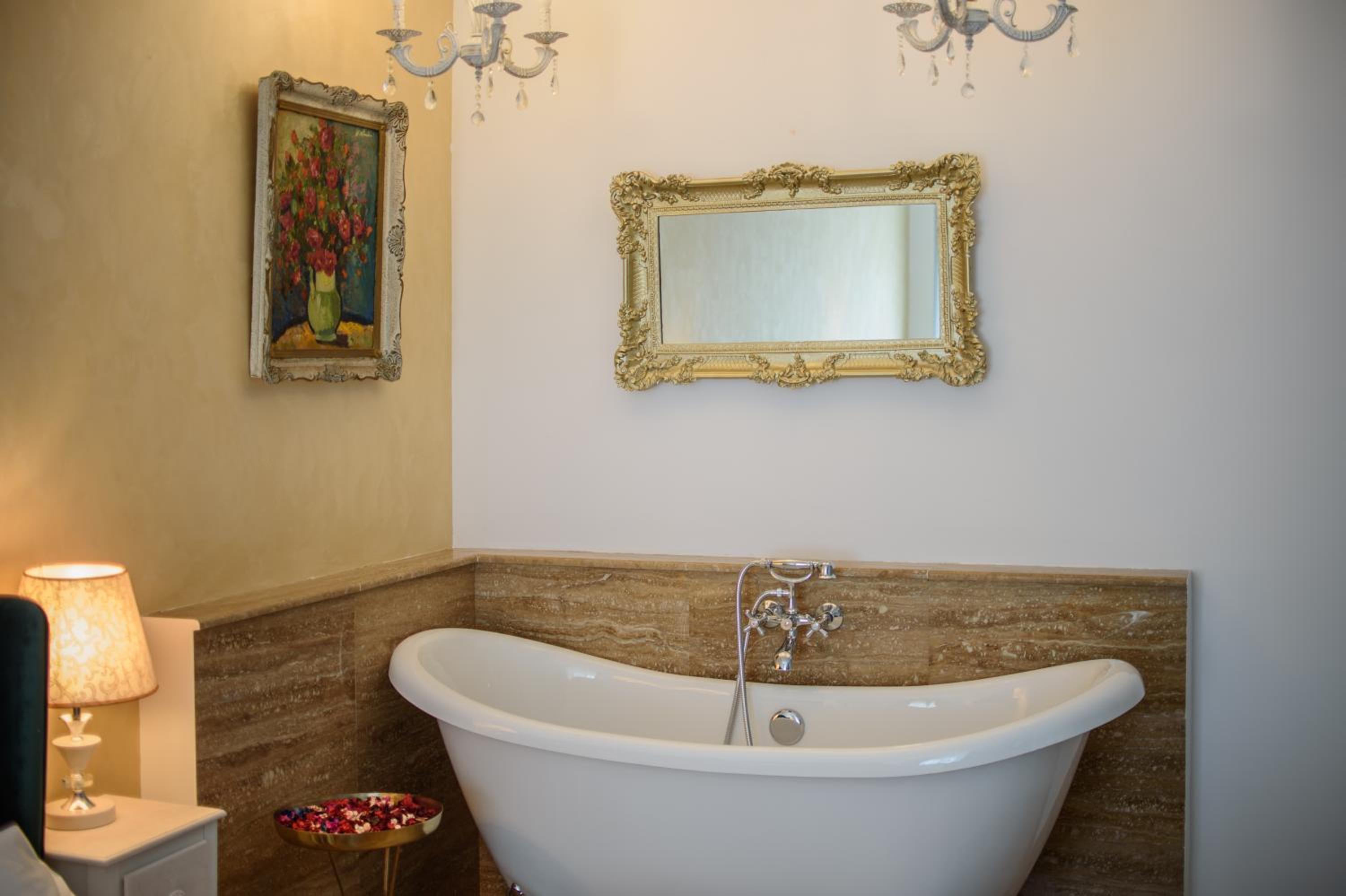 Ultracentral luxury apartment view 2