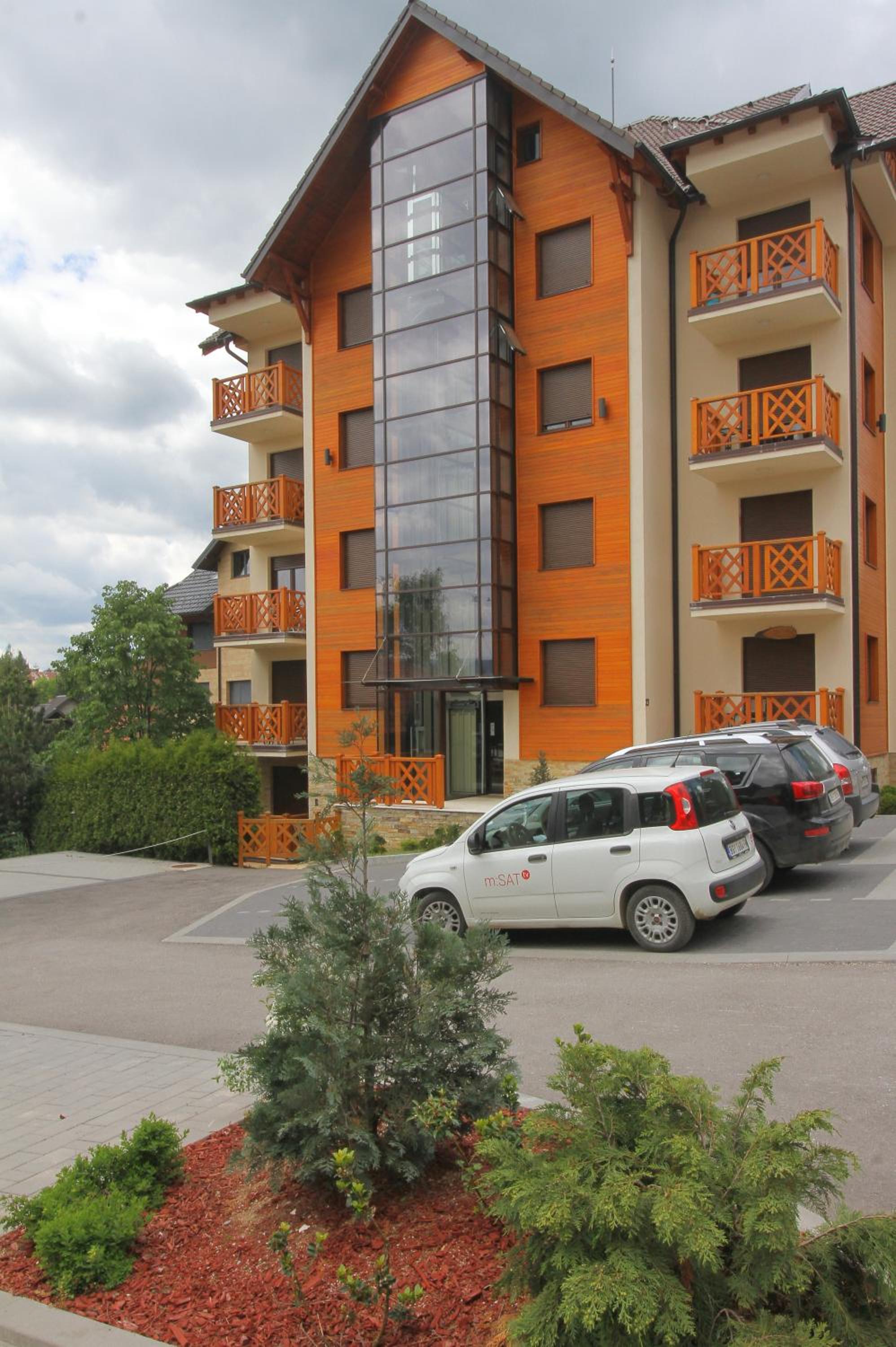 Photo 10