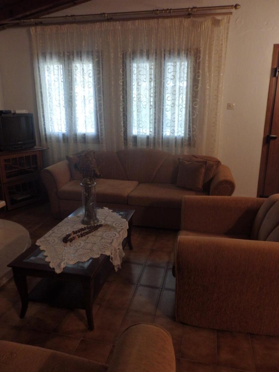 Andronikis House