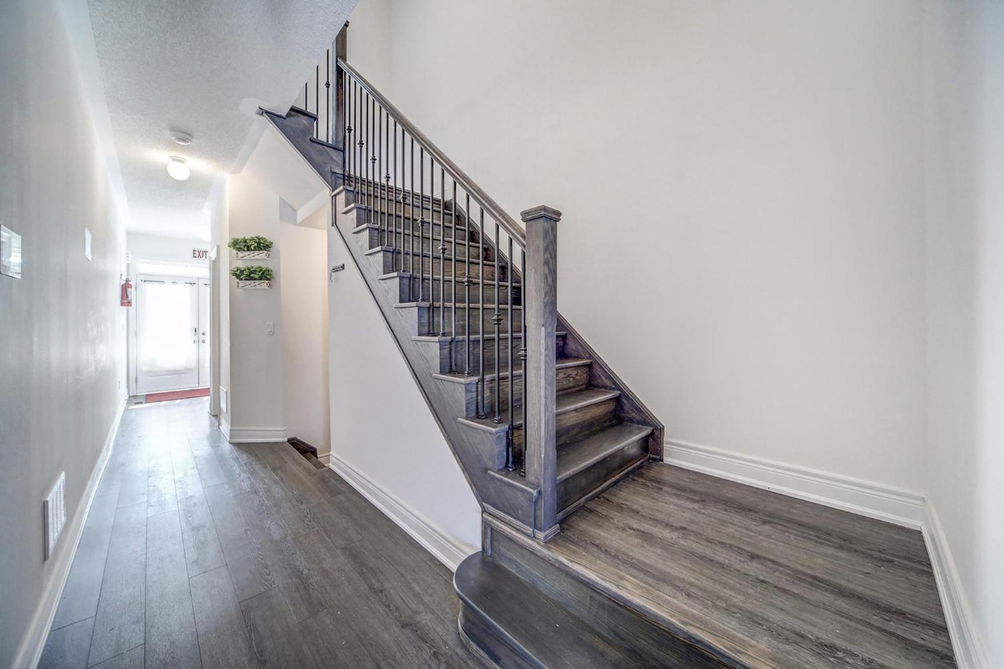 Executive Town Home-Mountain View-Historic Snowbridge Village, Walking Distance to the Resort