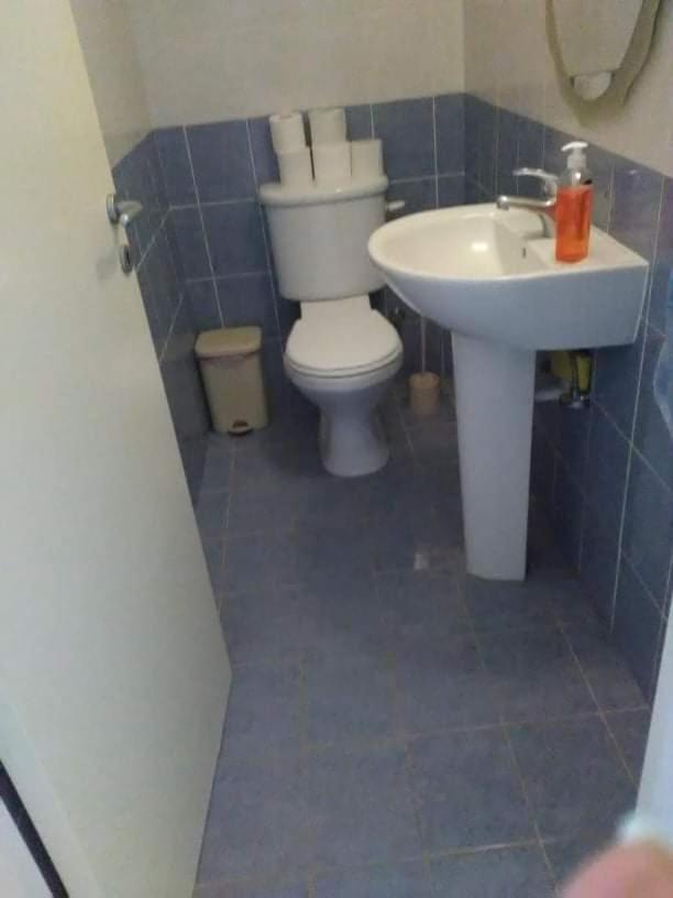 POLIS HOUSE