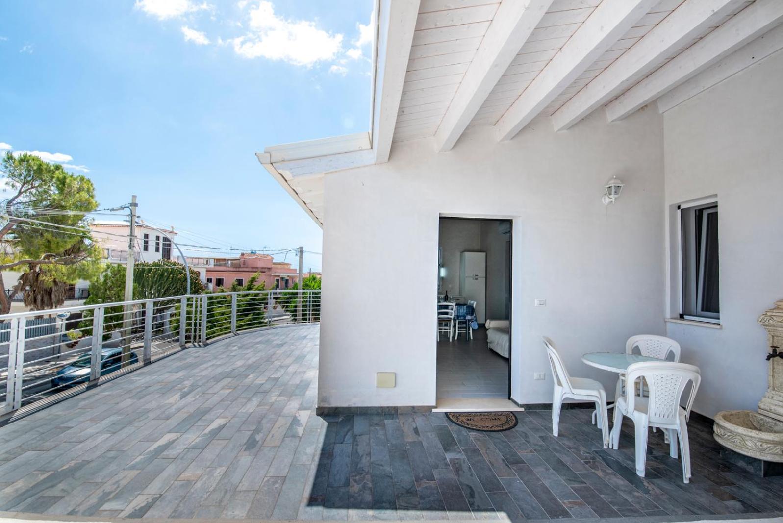 Hotel Holiday Villa White - Image 1