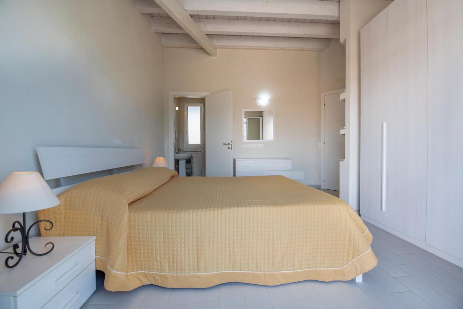 Holiday Villa White photo 5