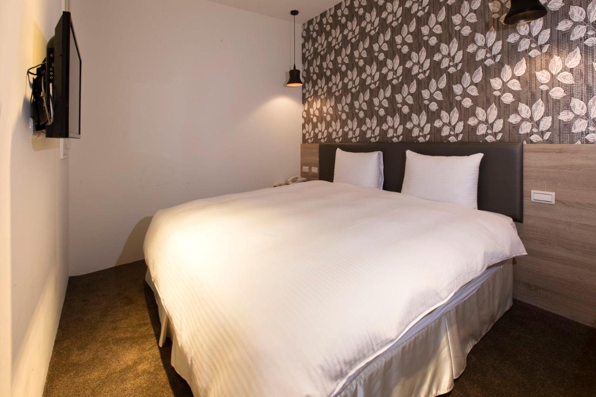 Queens Hotel II