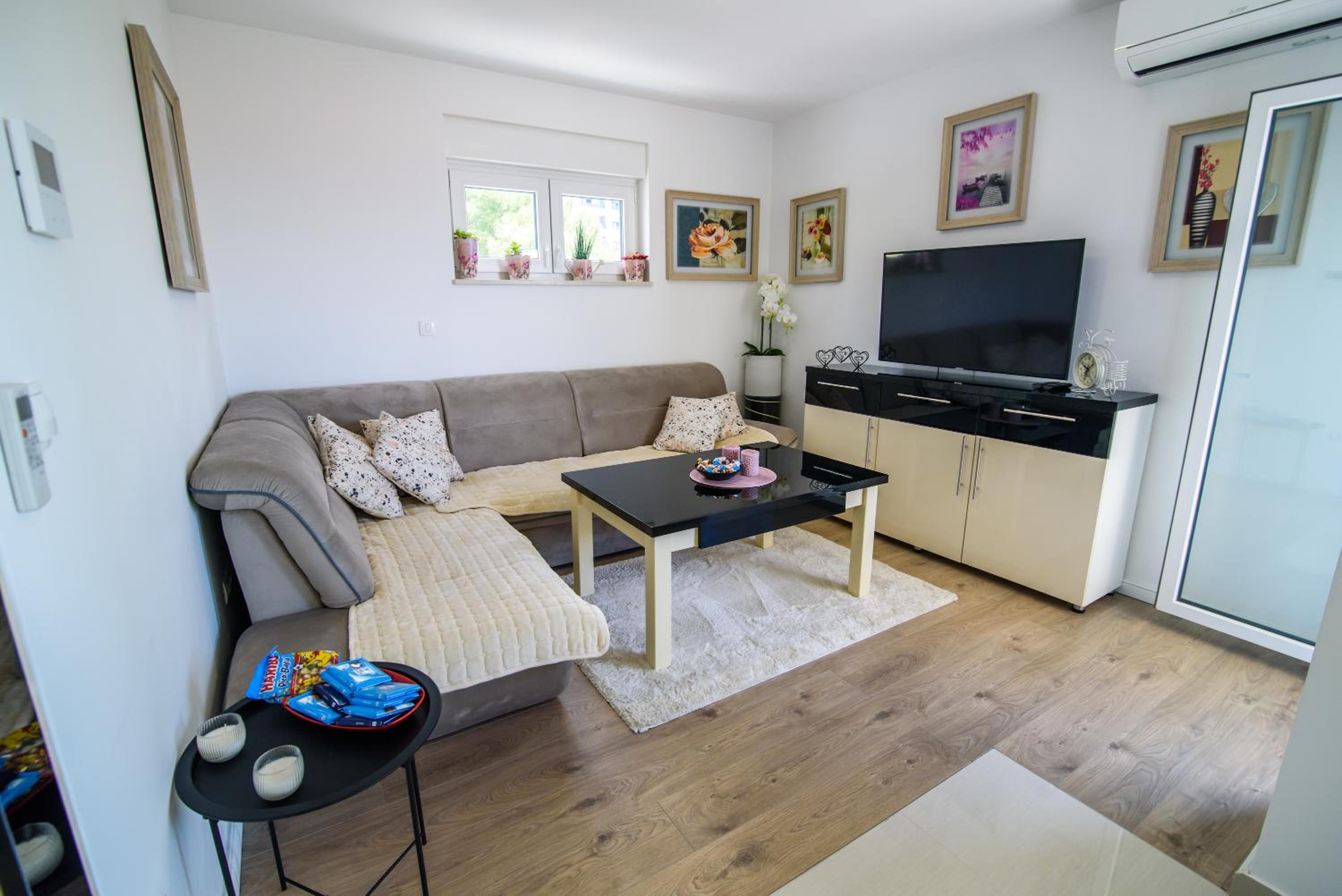 Lorena Luxury Apartment view 4