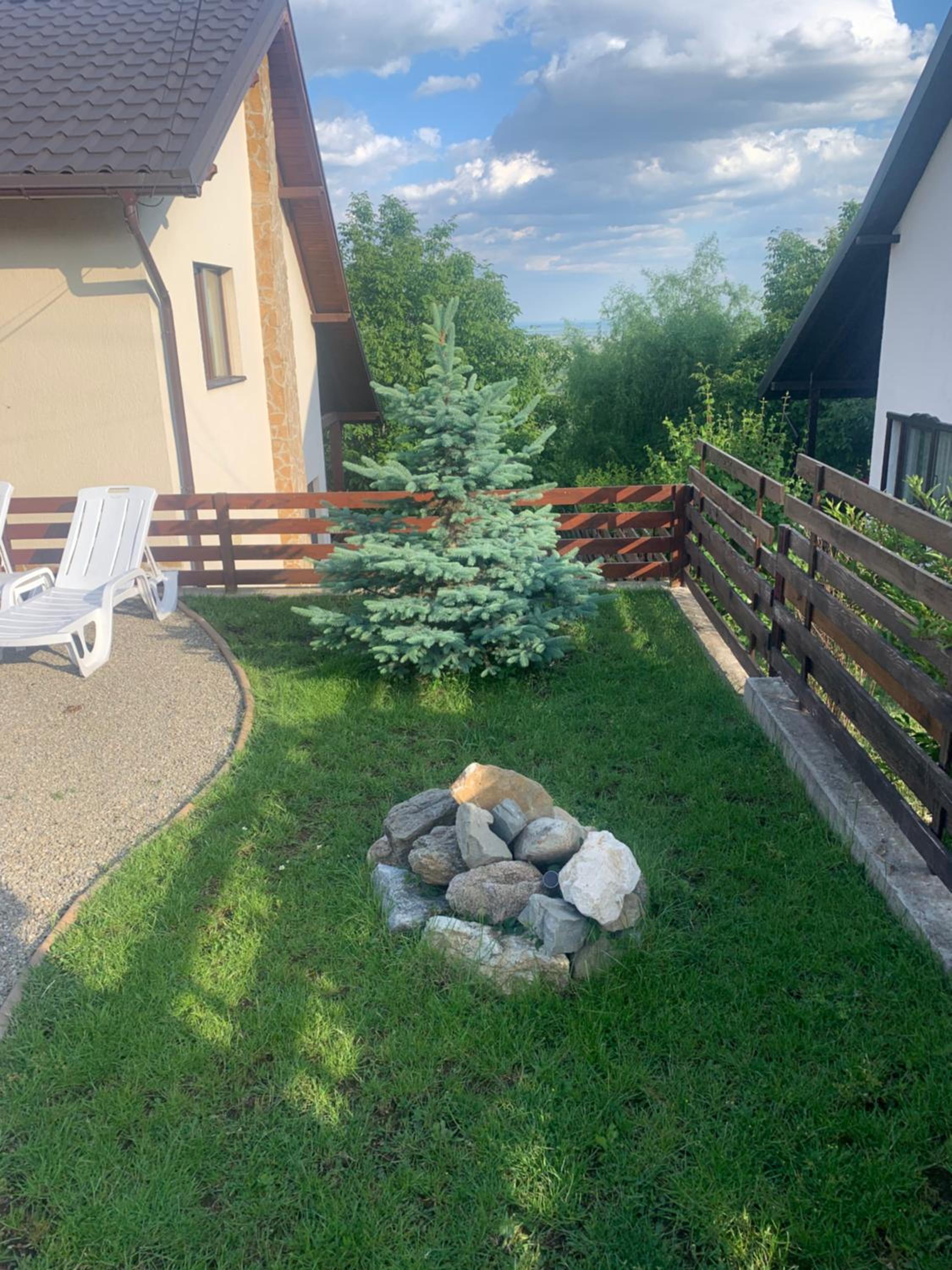 Casuta de pe dealul Seciu view 5