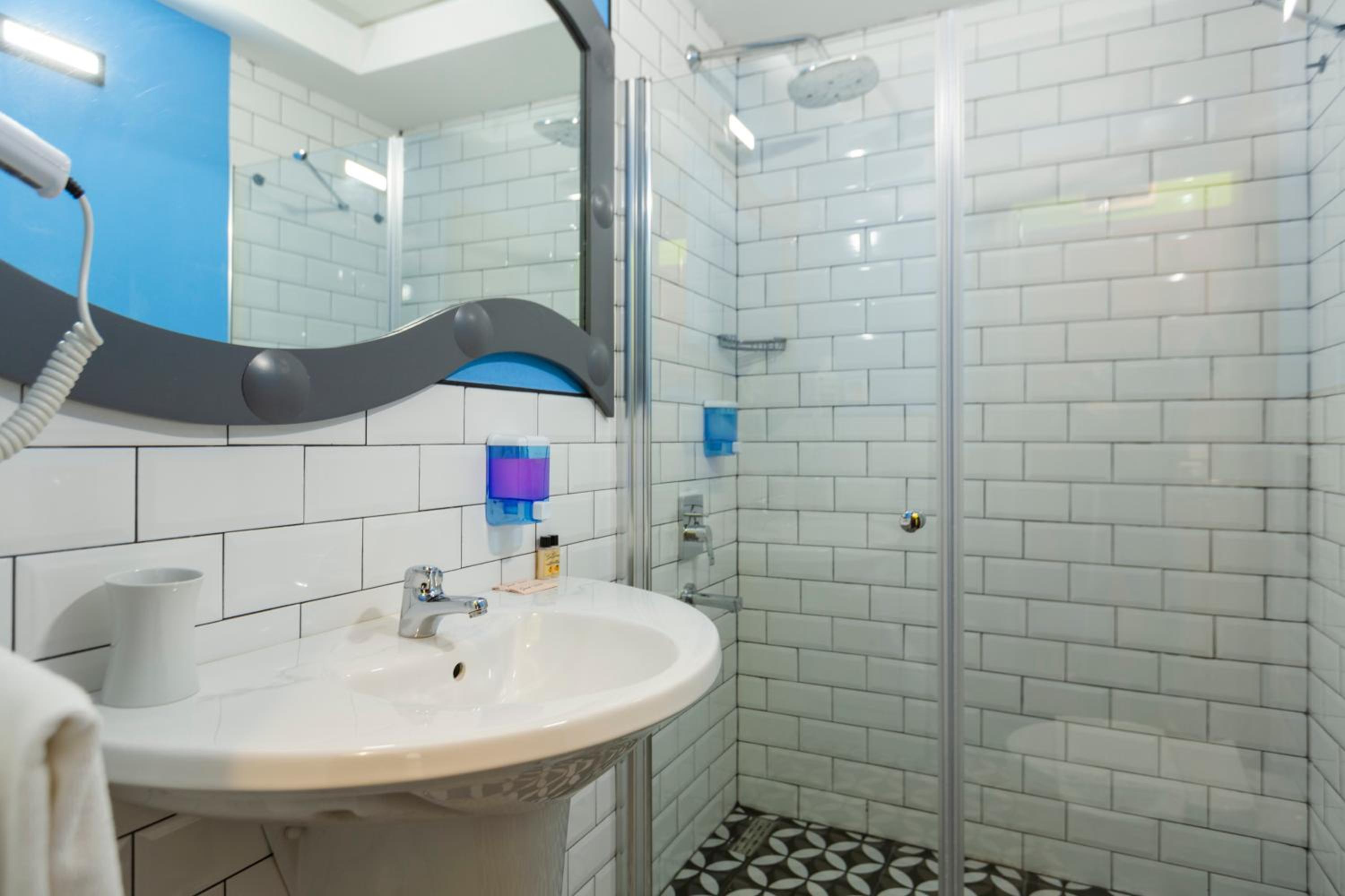 Mene City Hotel - Image 80