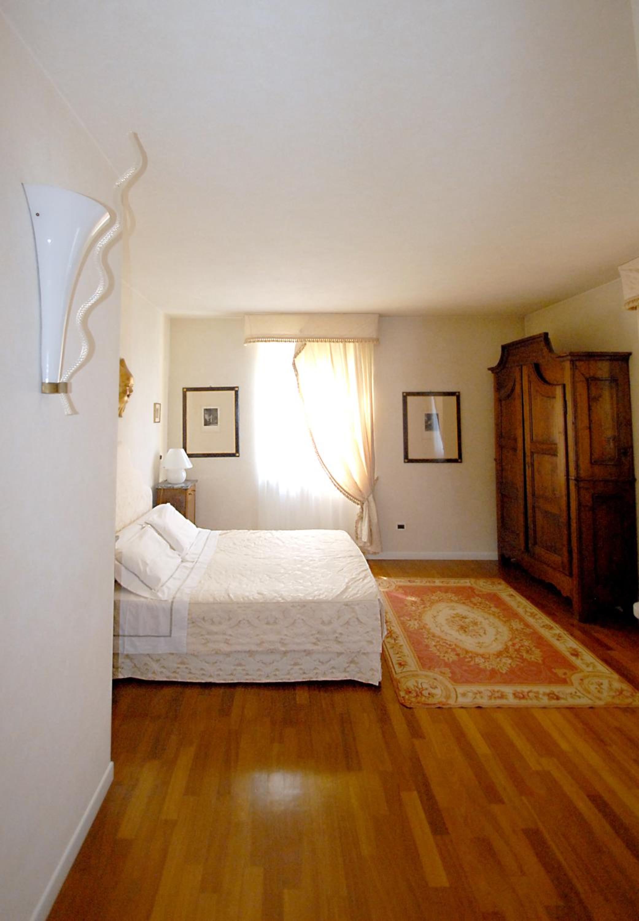 Villa Altar