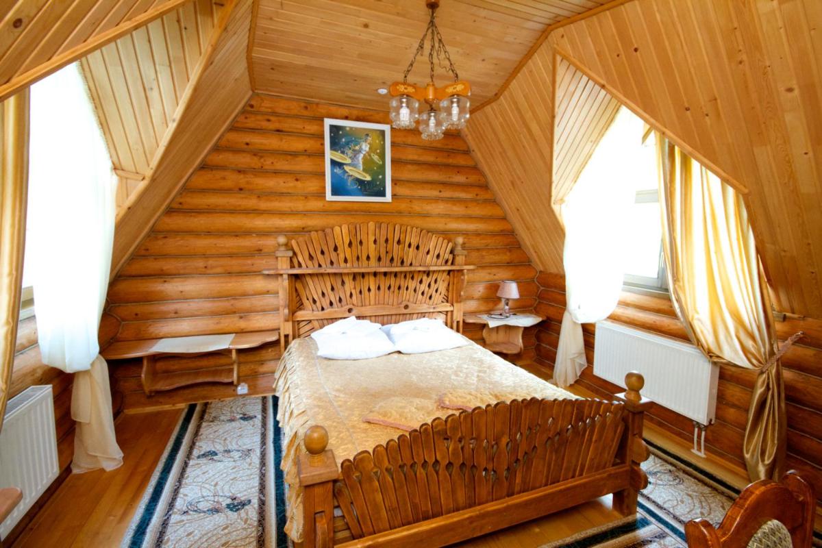 Smerekovyi Dvir