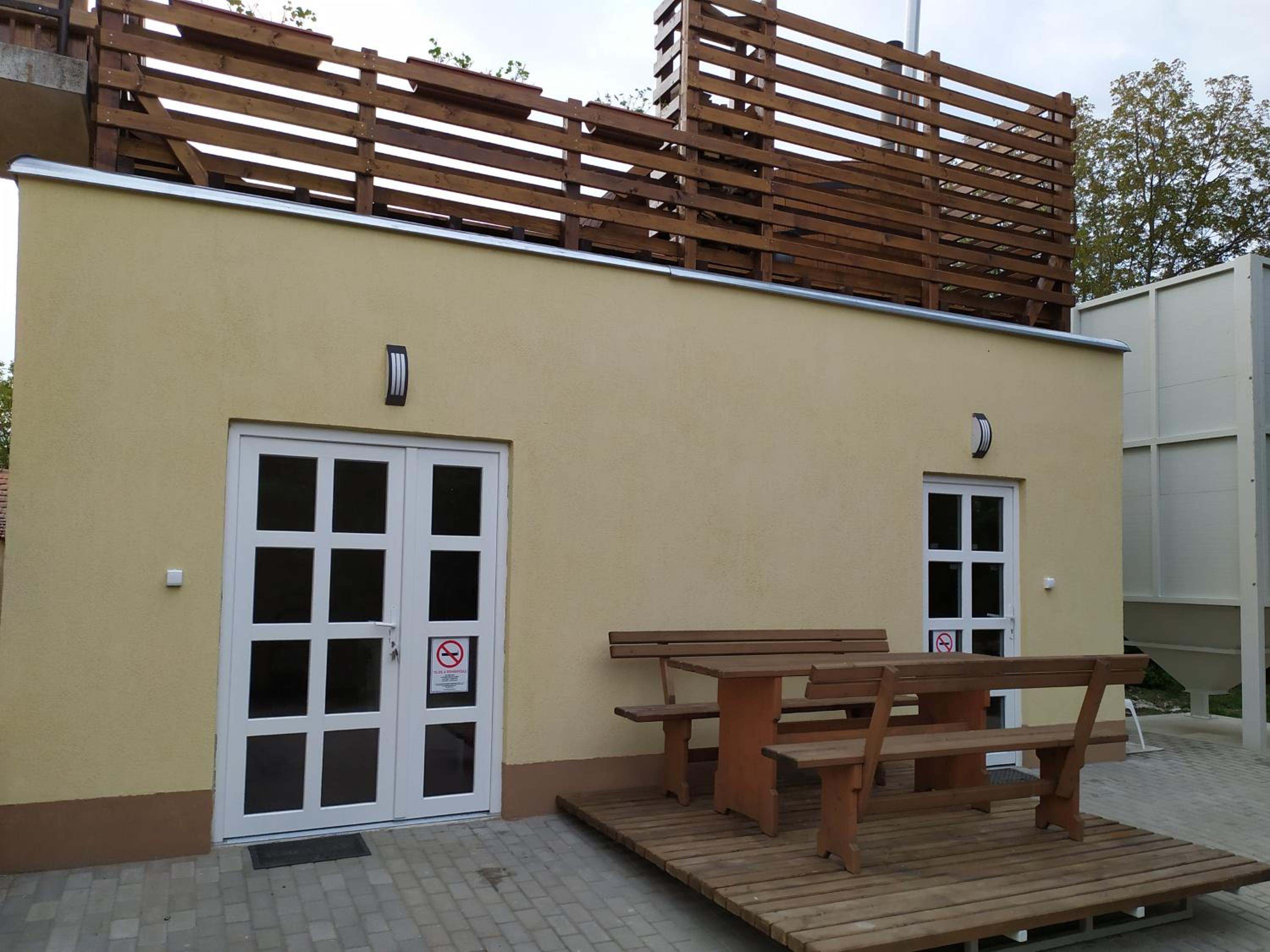 Photo 9