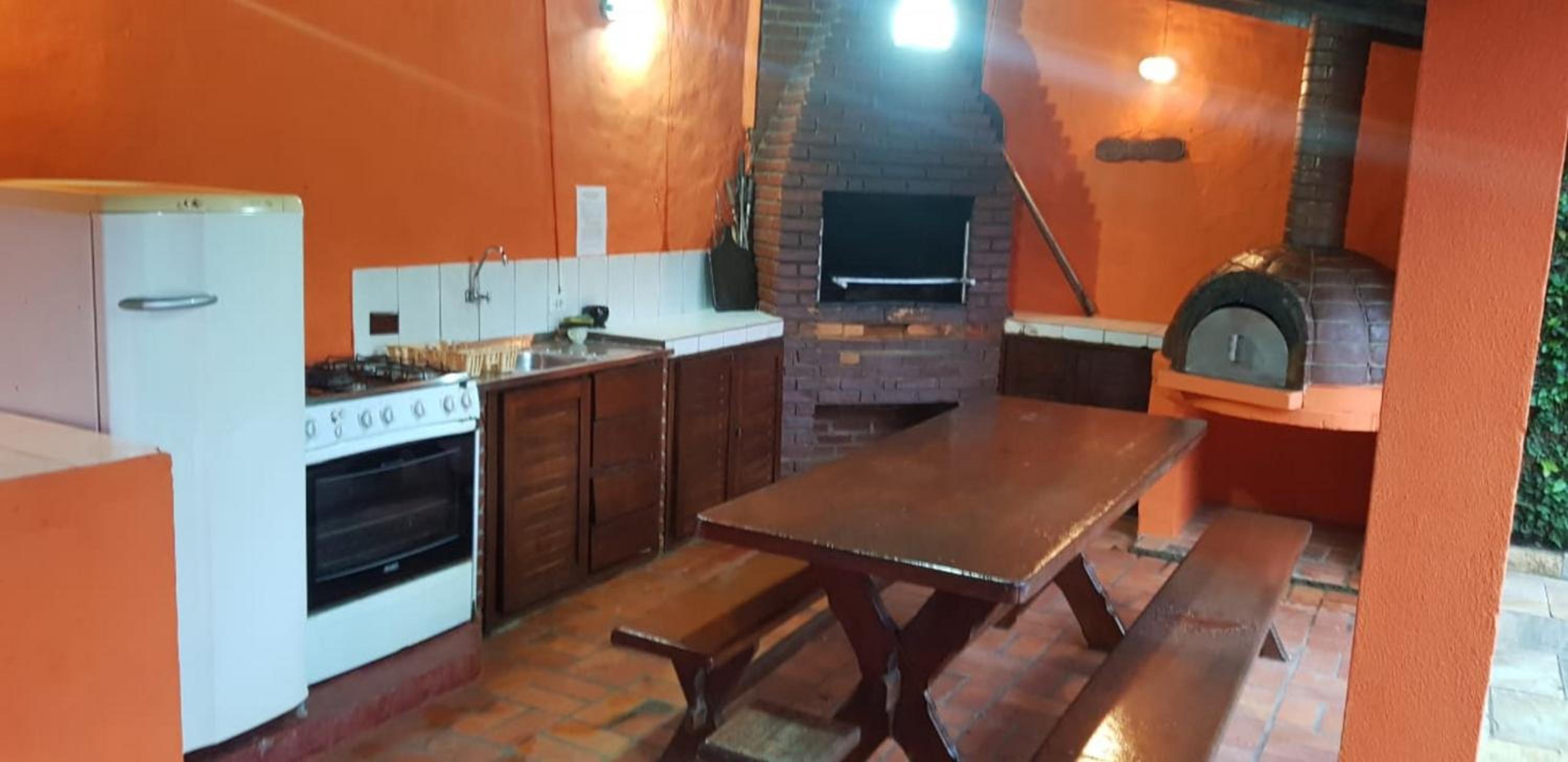 FANTÁSTICA CASA COM ÁREA DE PISCINA até 10 PESSOAS em MARESIAS SÃO SEBASTIÃO