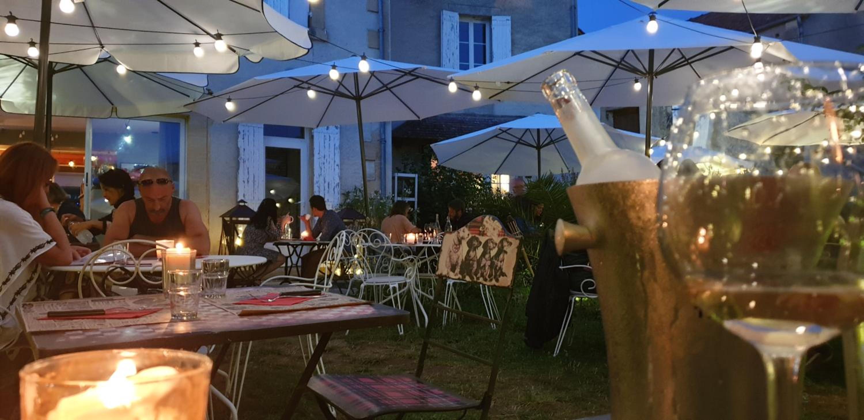 Les appartements d artiste de la Villa du 15 - Restaurant La Maison - piscine chauffée view 2