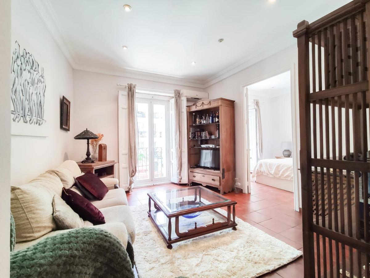 Charmy Apartment Chueca's Square view 5