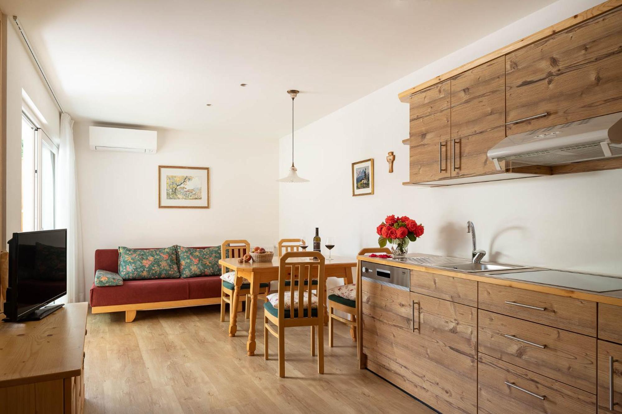 Kreuzwegerhof Nals - Historic Nature Stay with Pool near Meran & Bozen