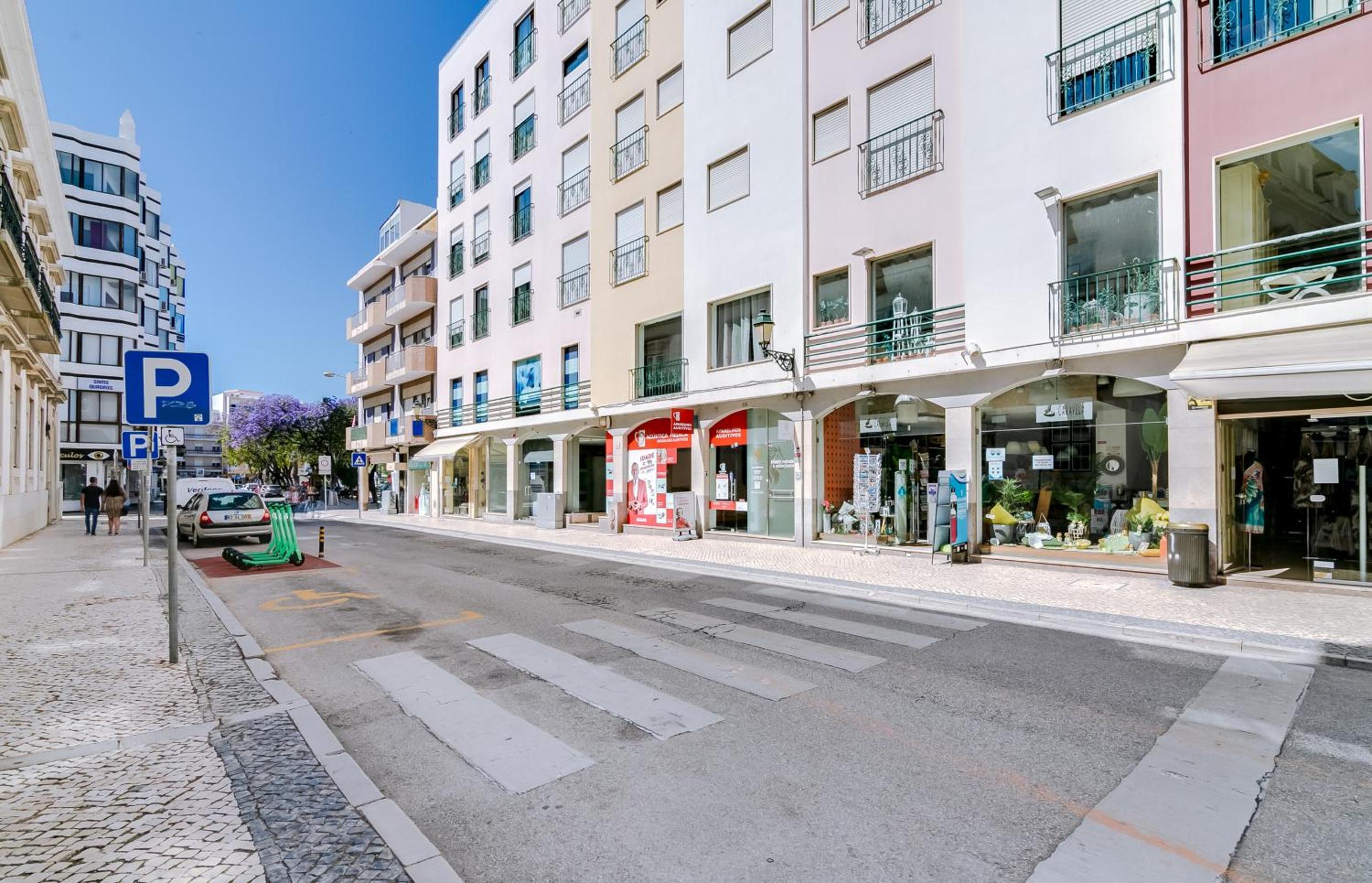 Mango Apartment - Faro city center view 2
