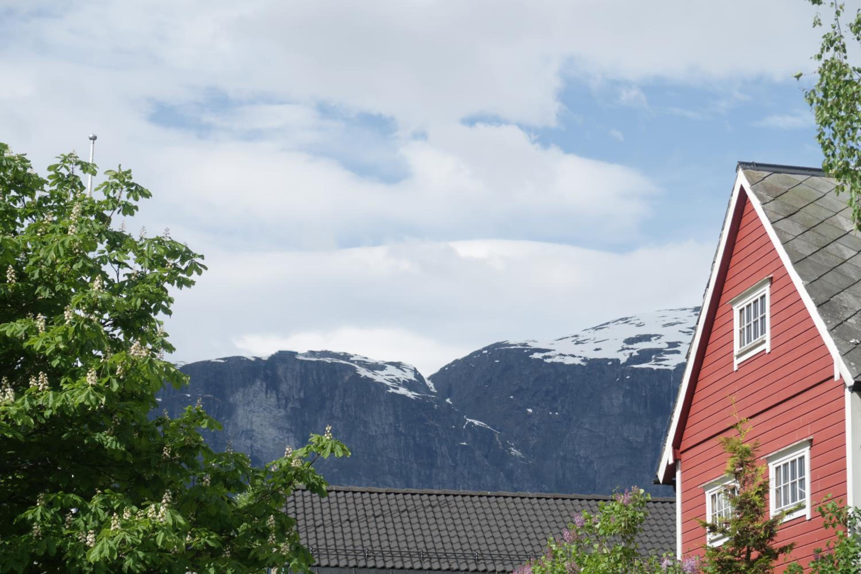 Olden Panorama Apartments - Fjord view - High Standard