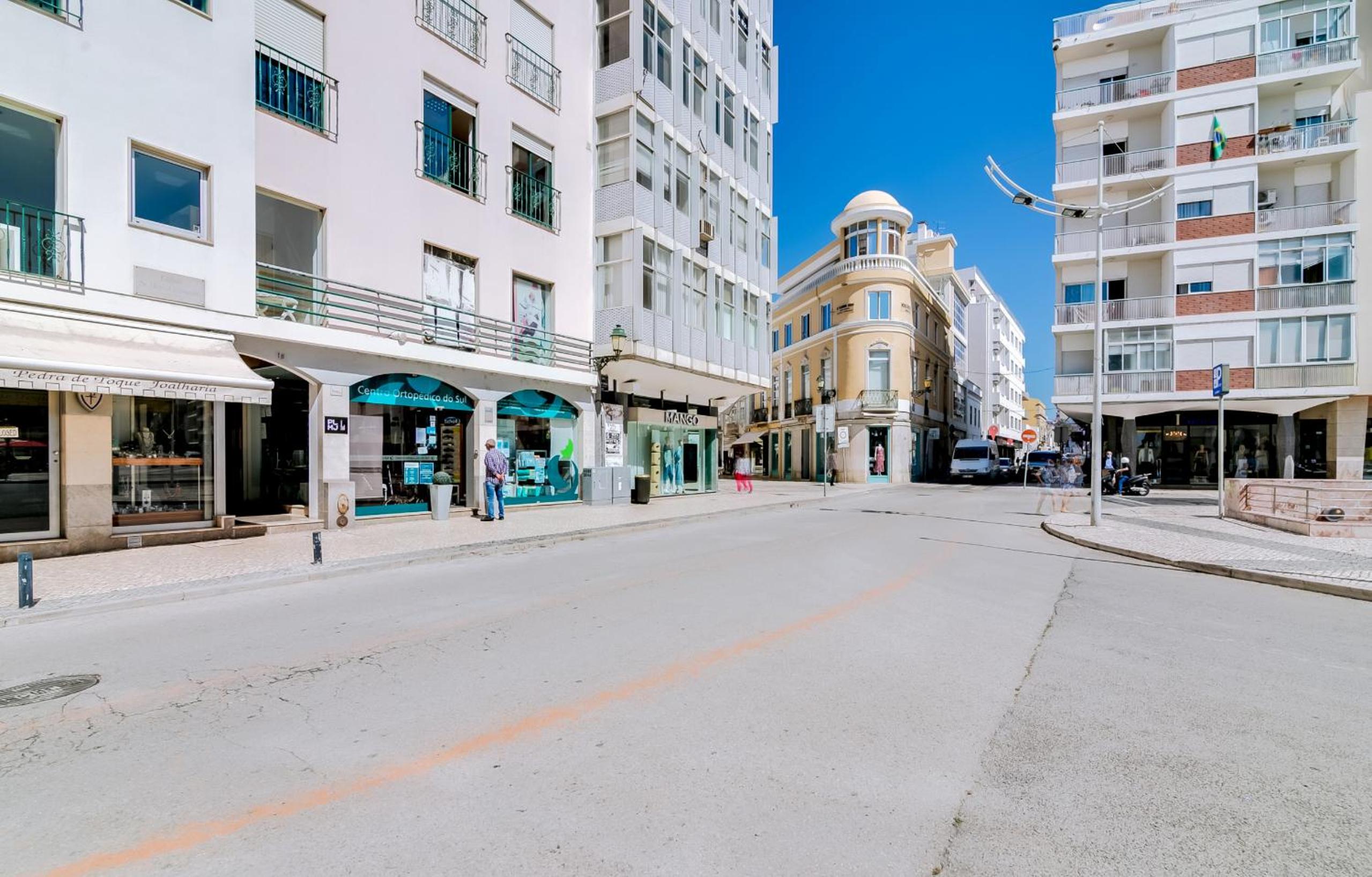 Mango Apartment - Faro city center view 4