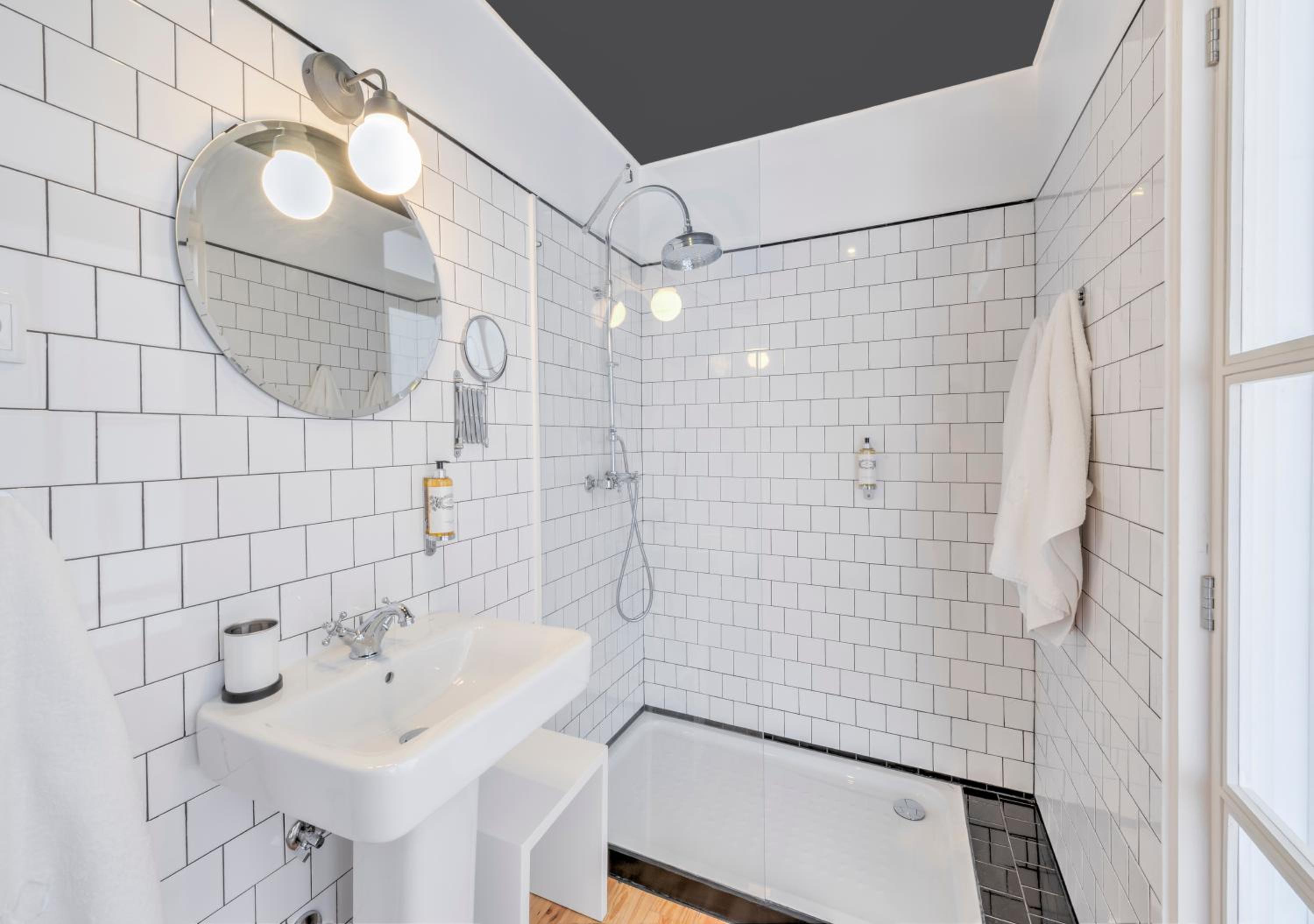 Miragaia Riverside Suites. — 12