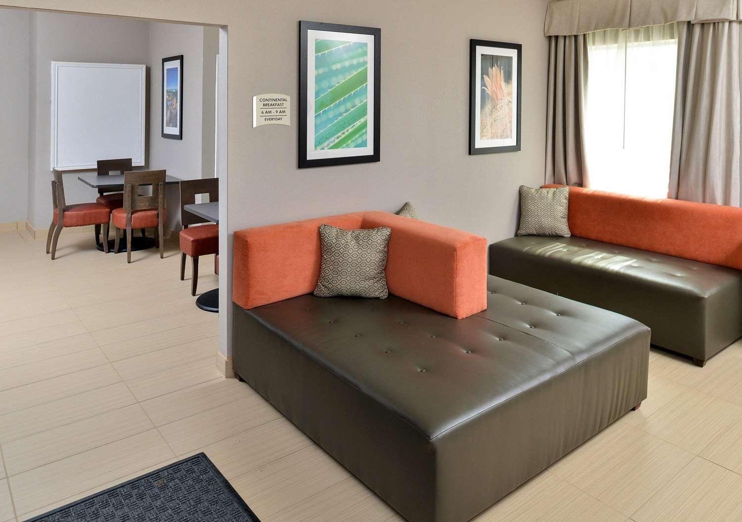 Scottish Inn & Suites Cotulla, TX