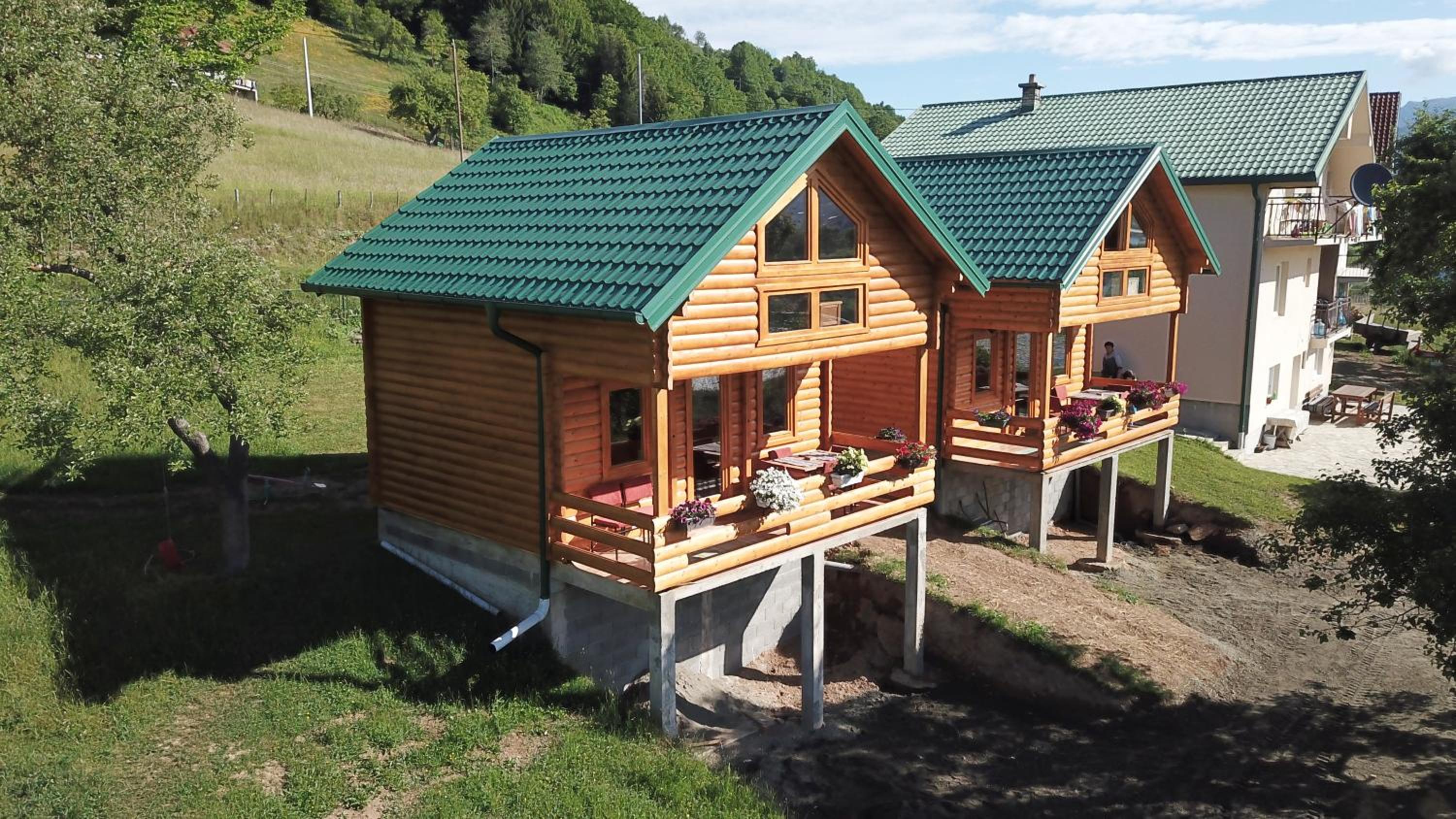 Holiday House by The Lake