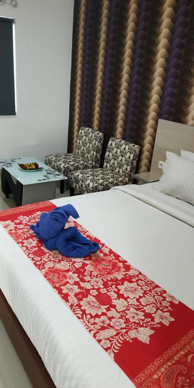 Mel's Inn Manado, Manado - 14