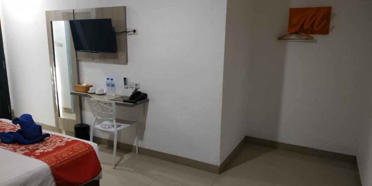 Mel's Inn Manado, Manado - 11