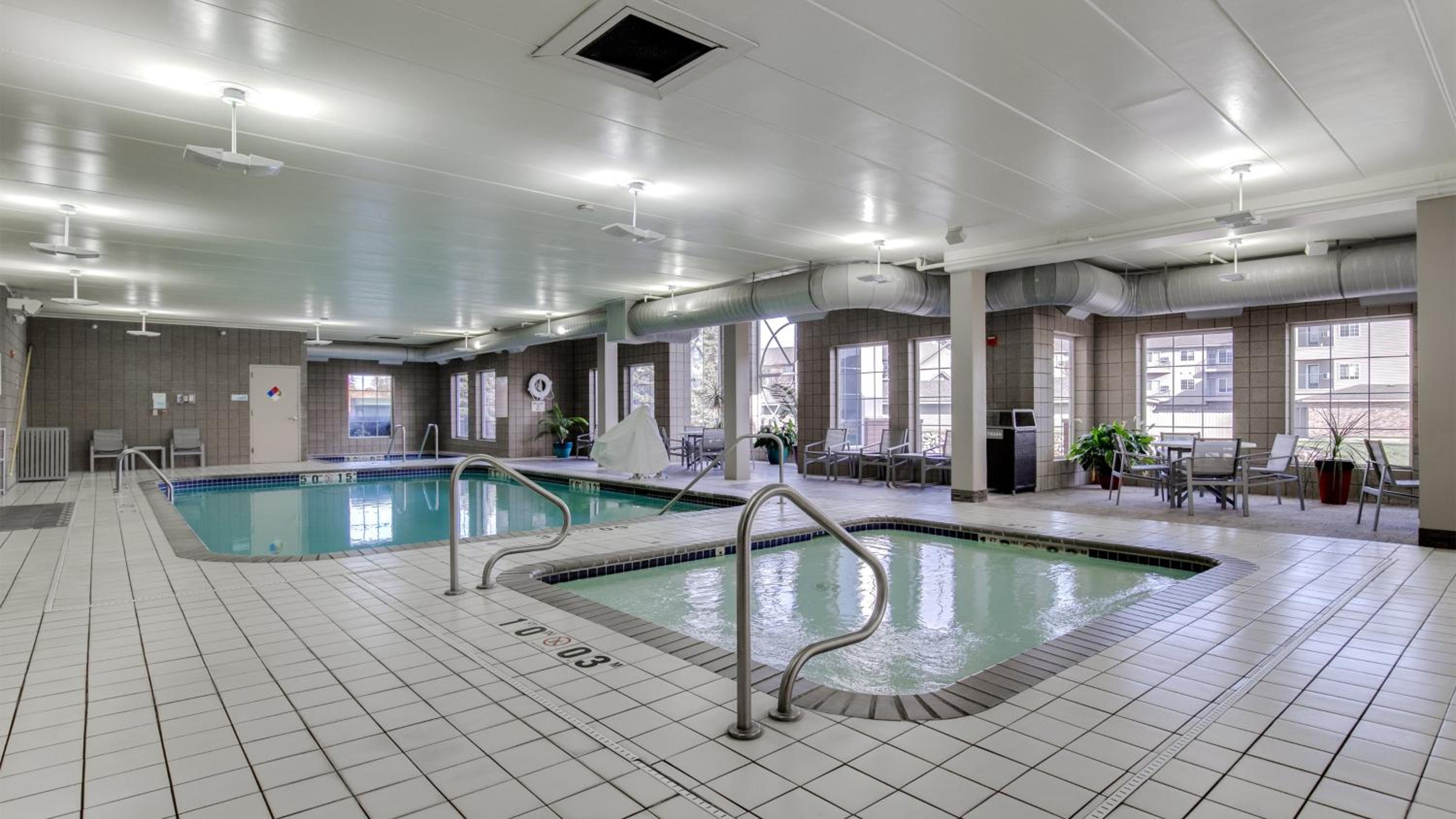 St Cloud Vacations - Holiday Inn Express and Suites St. Cloud, an IHG Hotel - Property Image 4