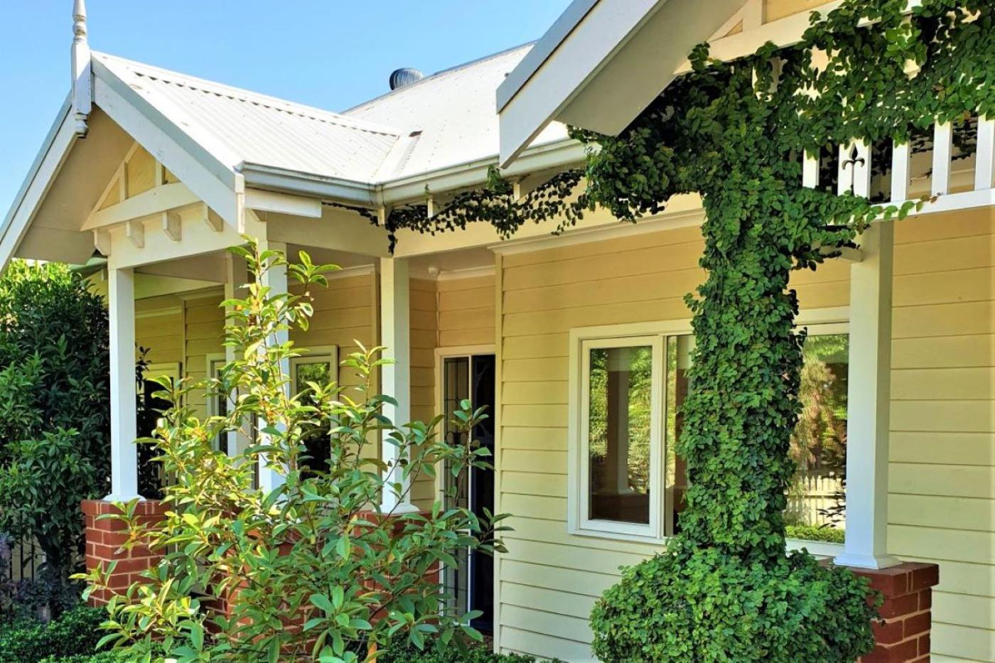 Healesville House - Fig Tree House