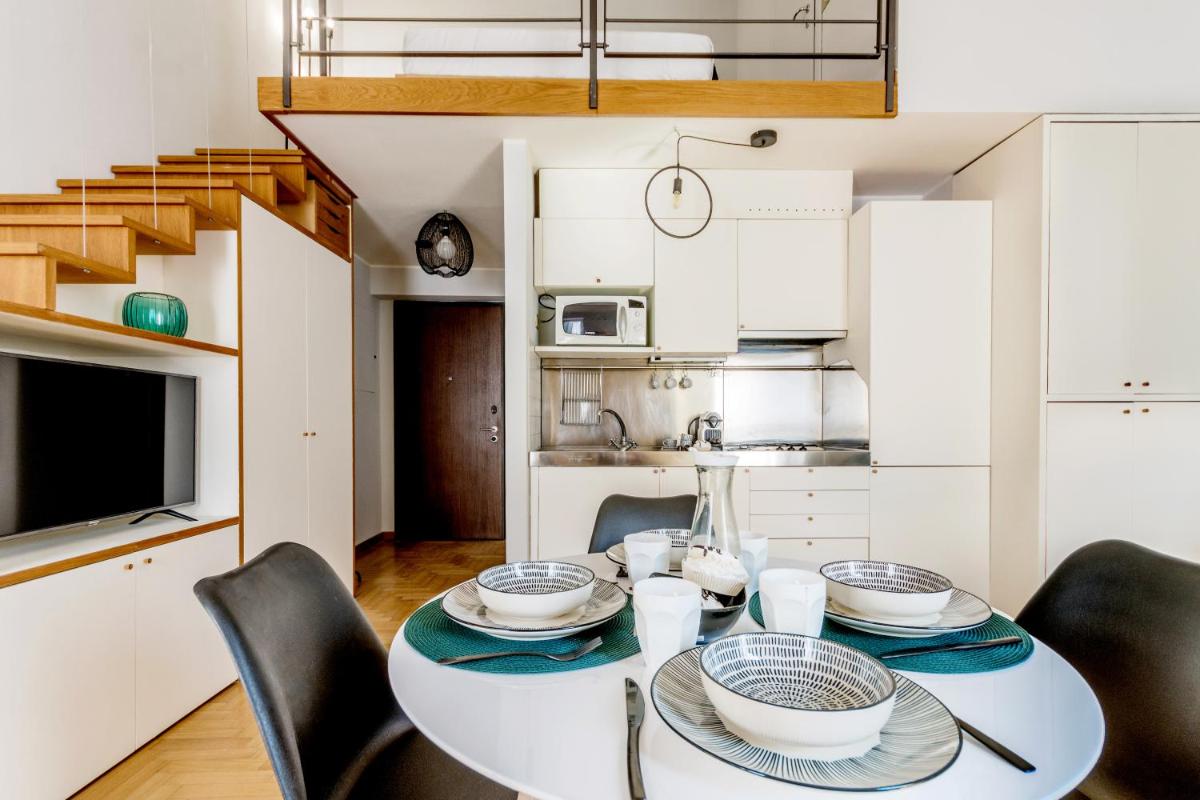 Modern Simplicity in Milan Centre photo 4
