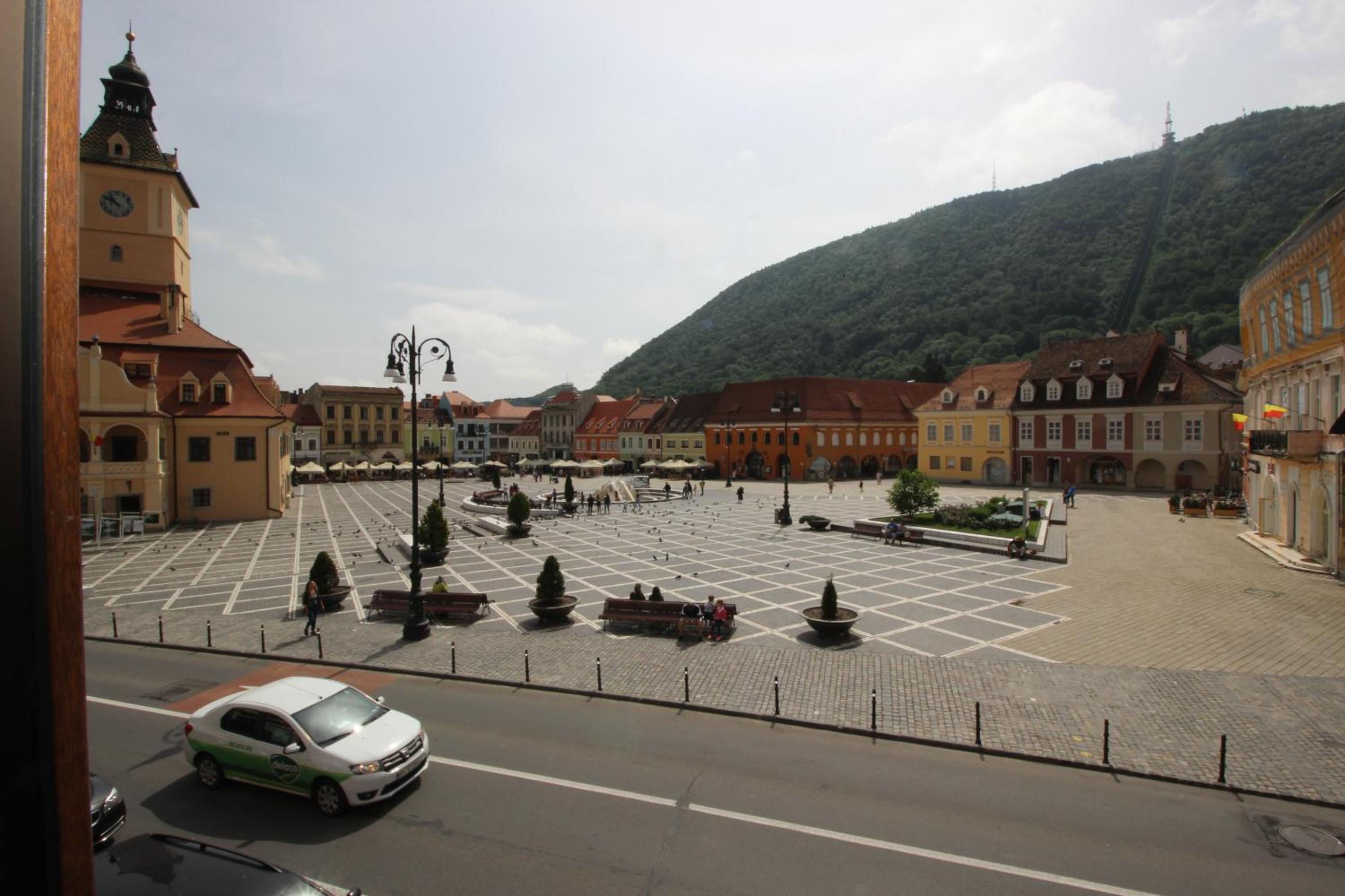 Main Square Apartments & More