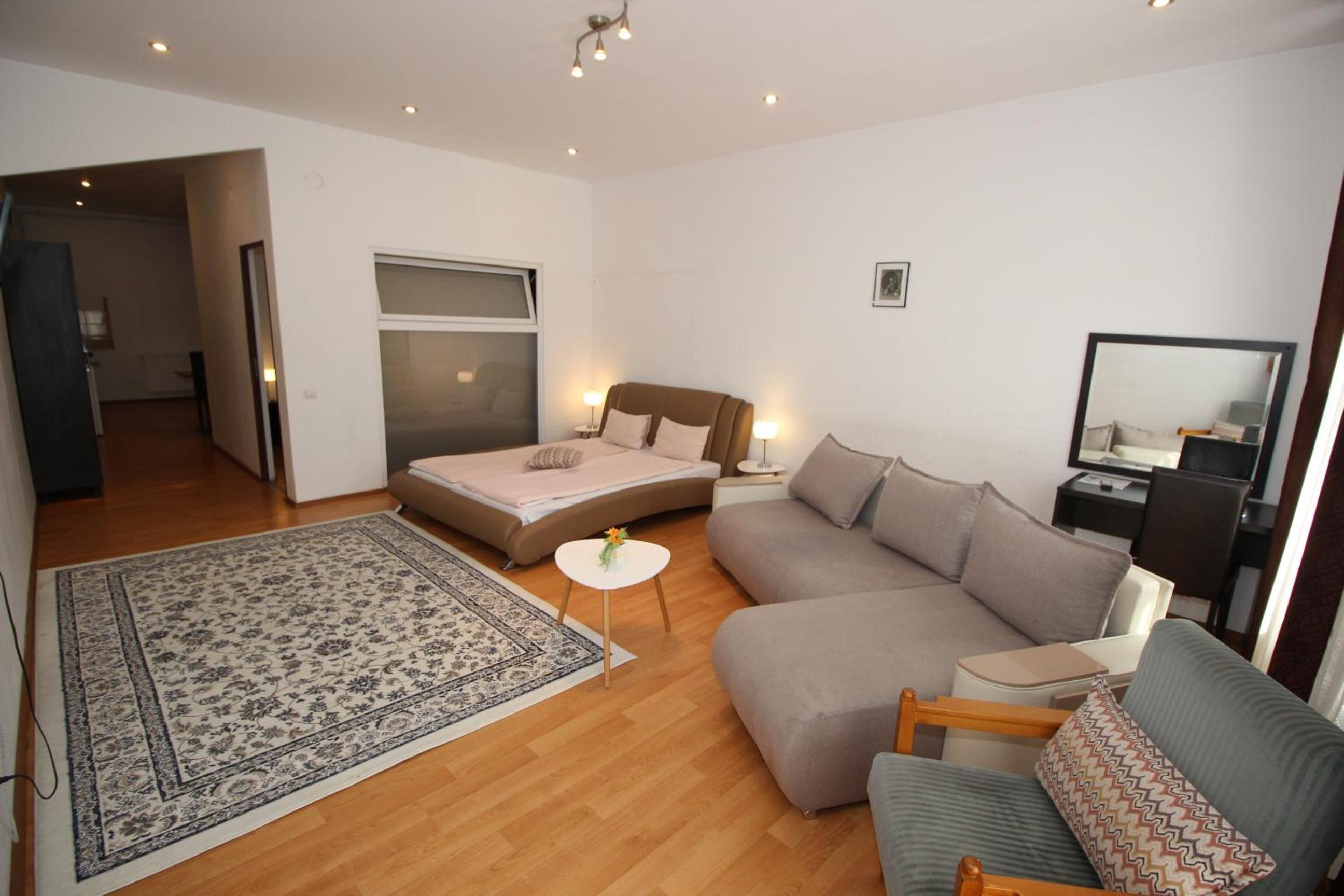 Main Square Apartments & More